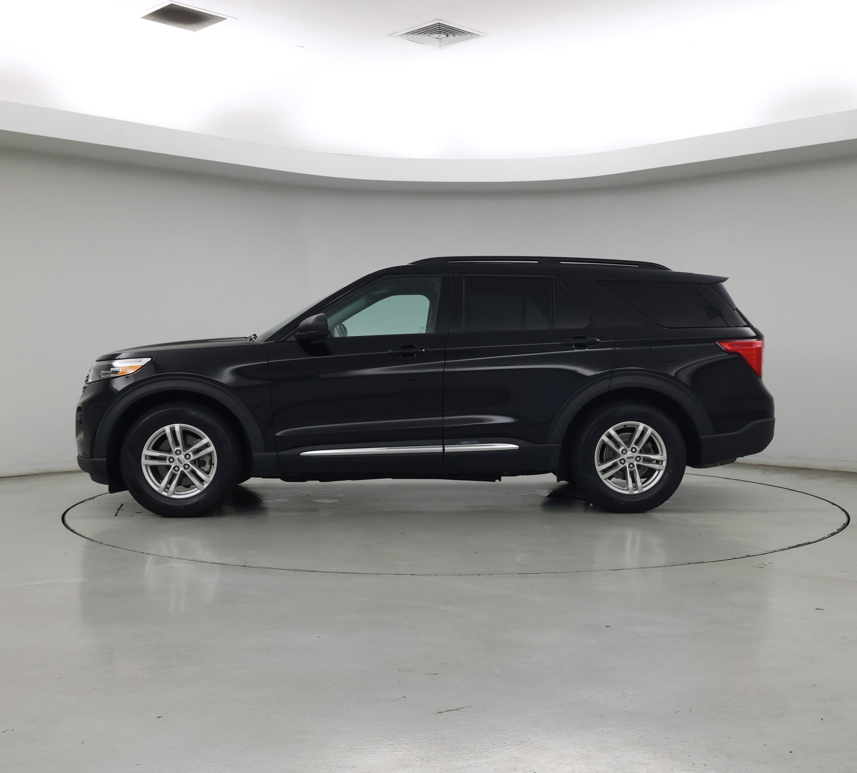 Thumbnail: 2021 Ford Explorer - 3