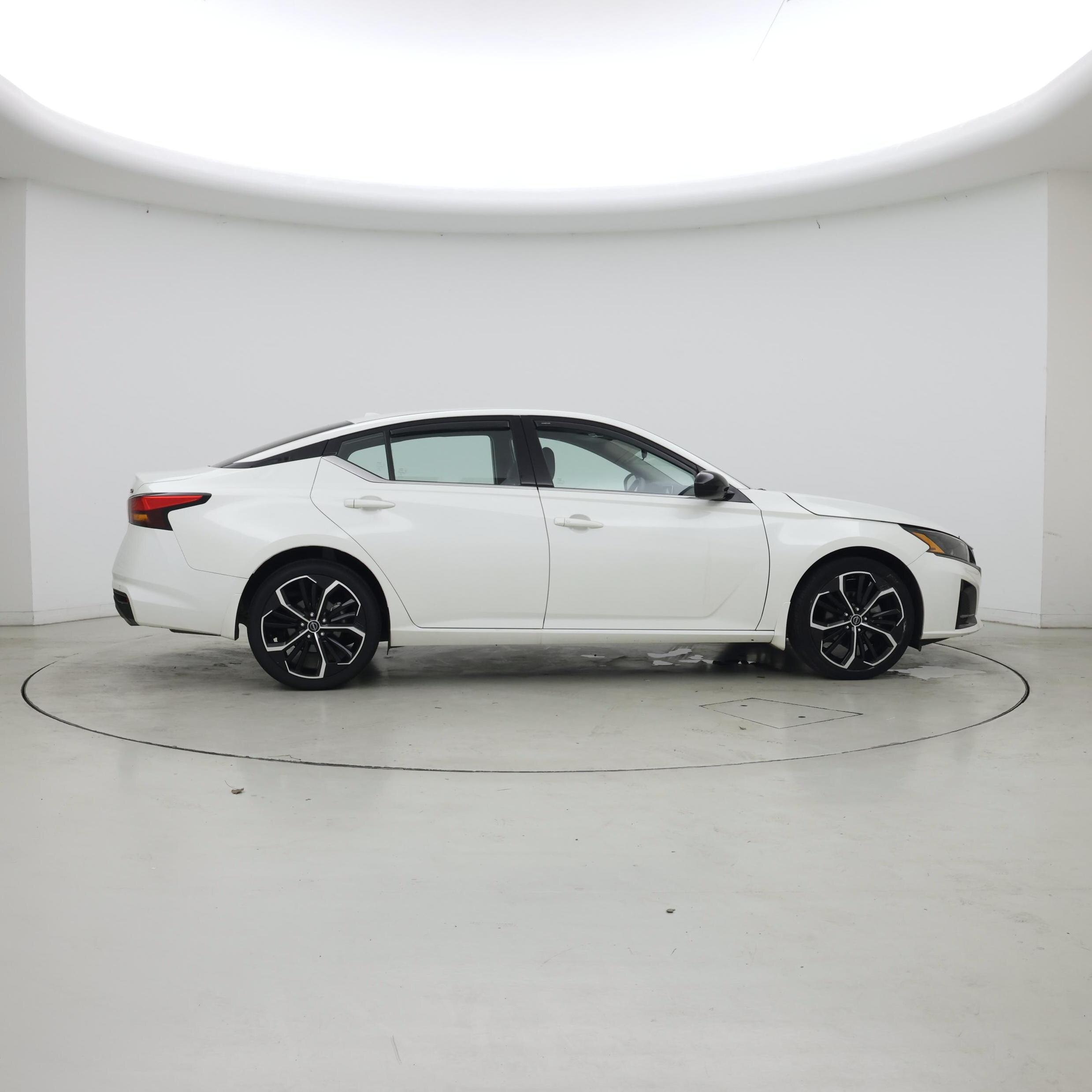 Thumbnail: 2023 Nissan Altima - 7