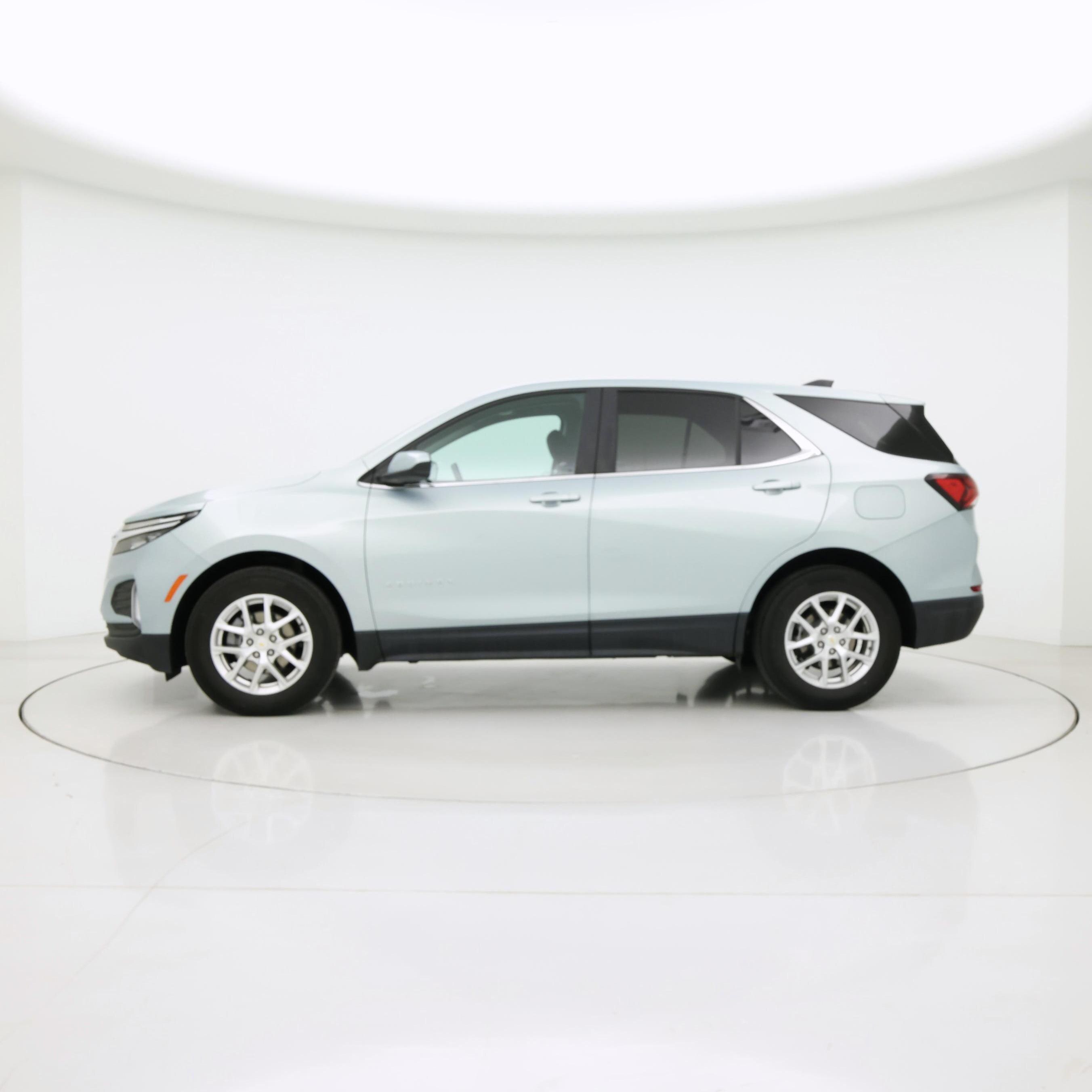 Thumbnail: 2022 Chevrolet Equinox - 3