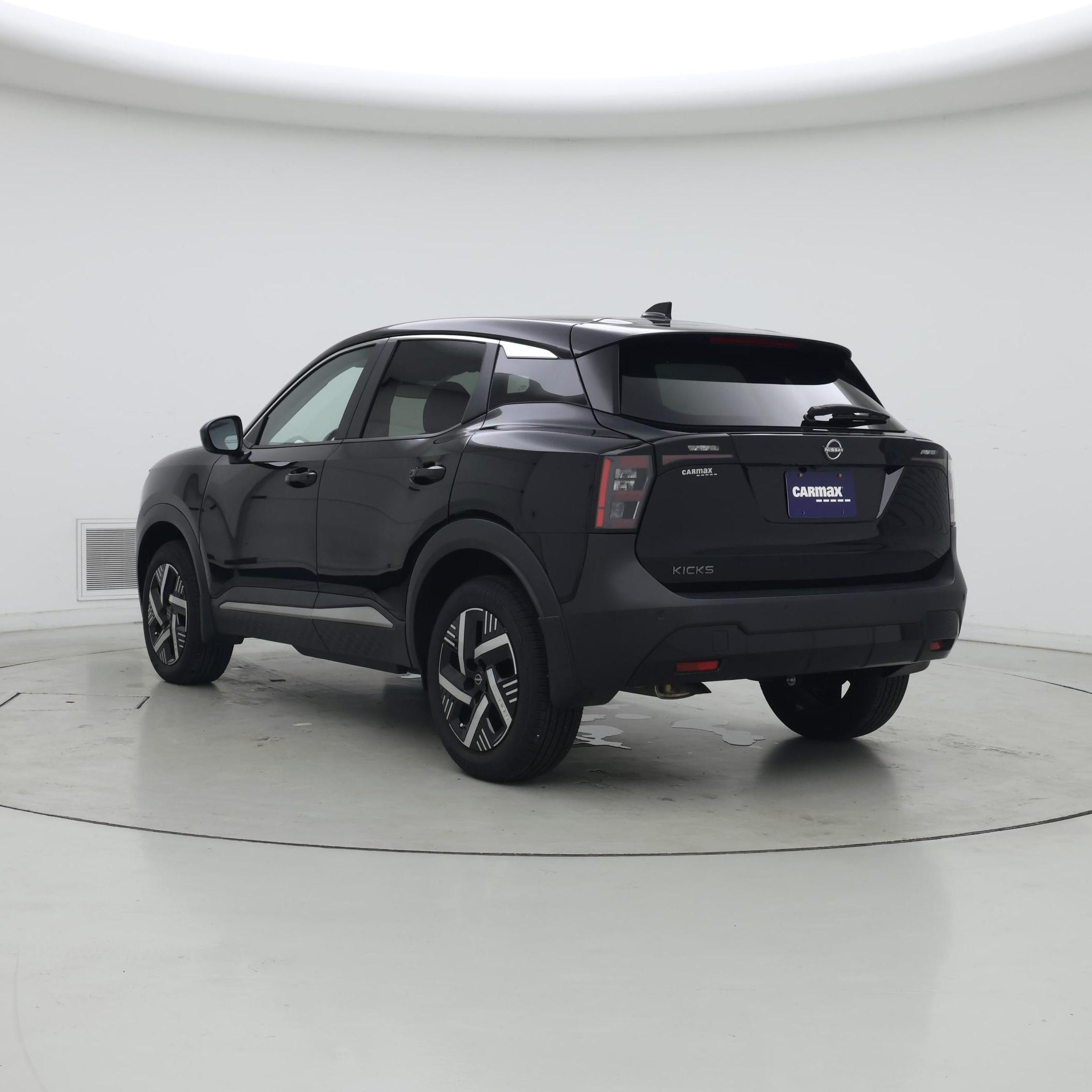Thumbnail: 2025 Nissan Kicks - 2