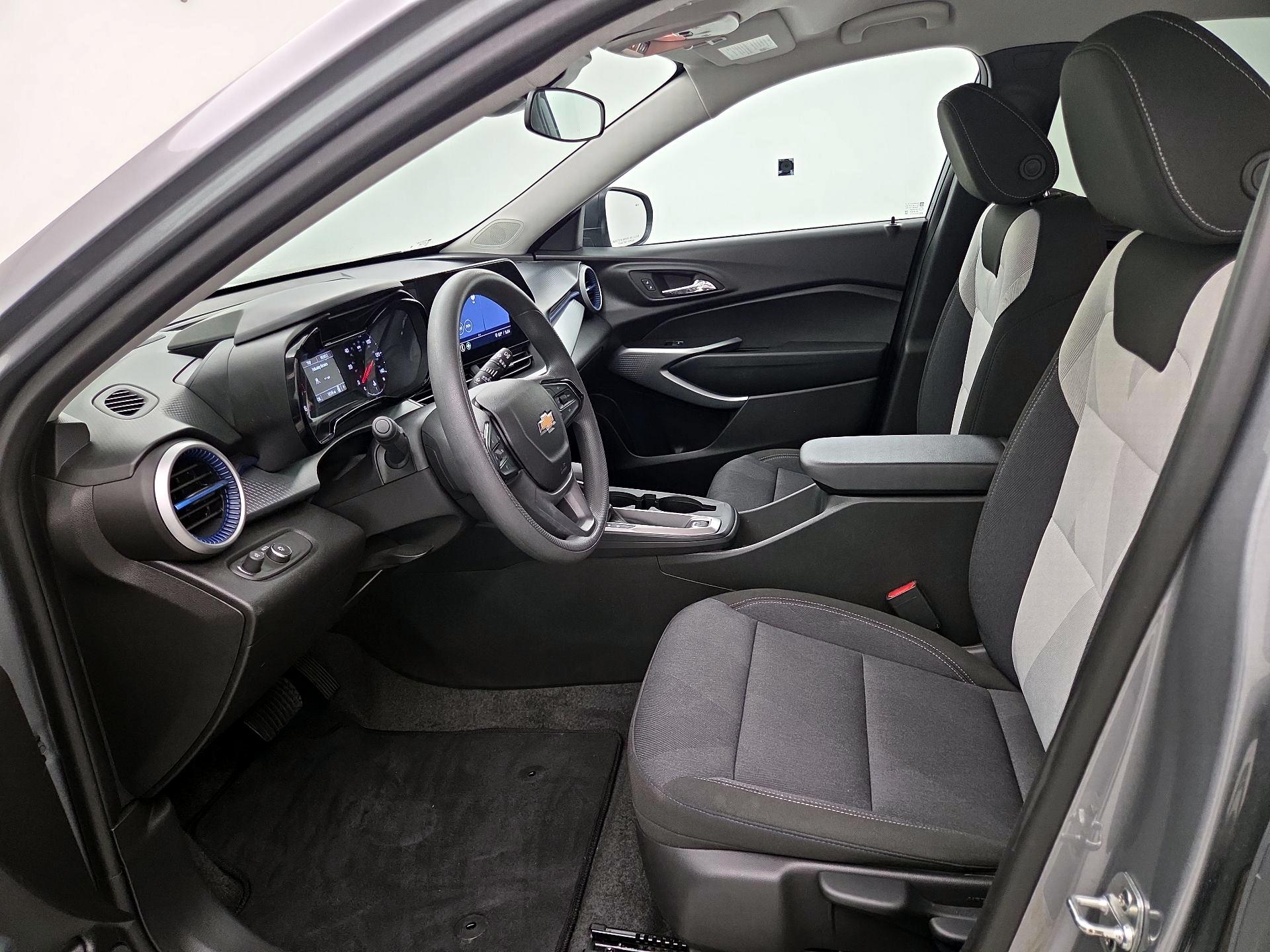 Thumbnail: 2025 Chevrolet Trax - 11