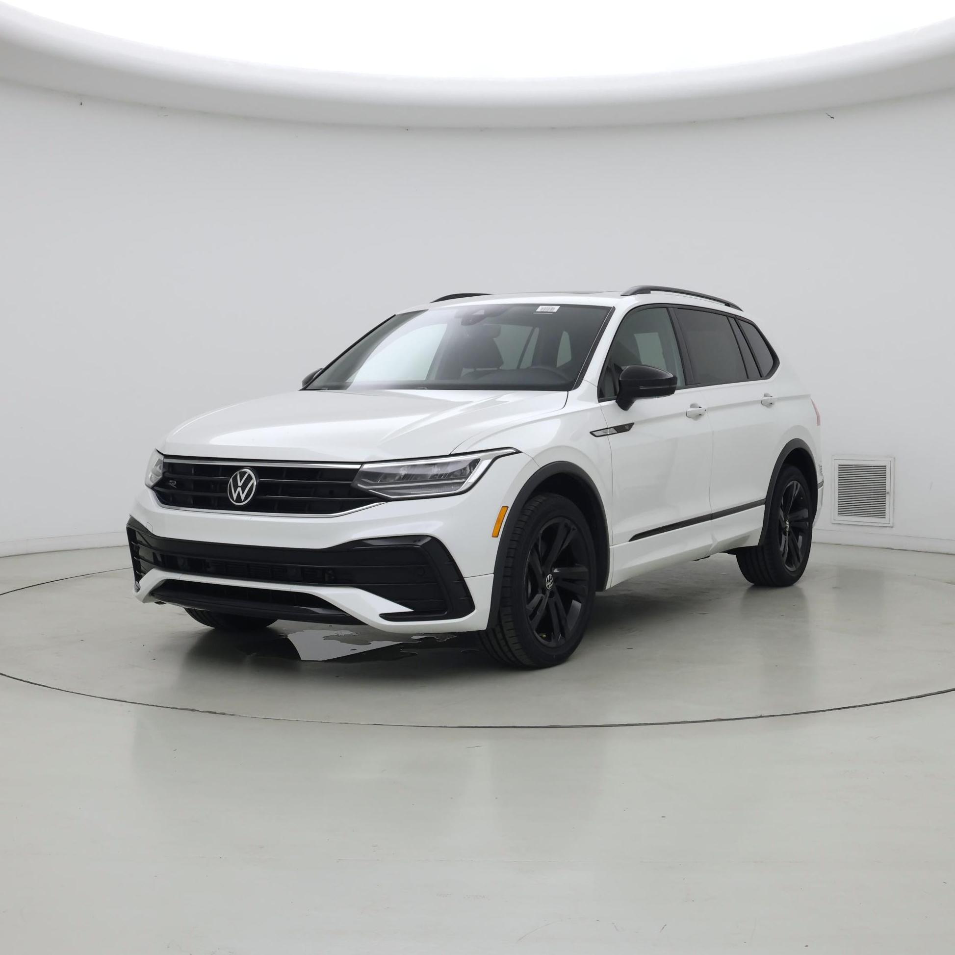 Thumbnail: 2023 Volkswagen Tiguan - 4