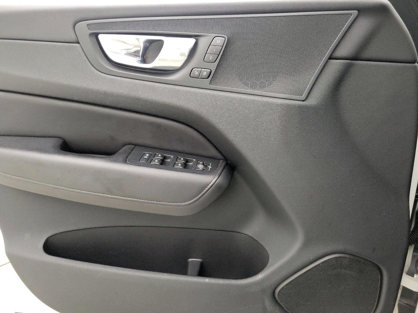 2023 Volvo XC60 Plus - Photo 13