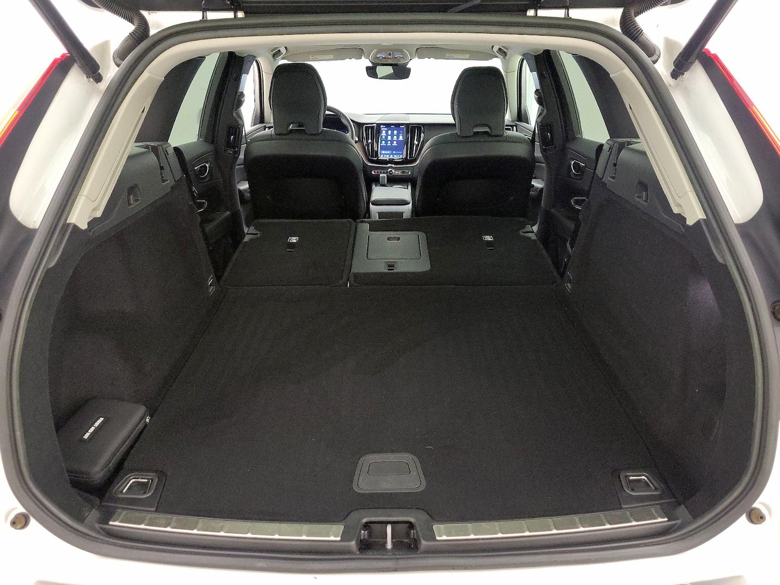 2023 Volvo XC60 Plus - Photo 23