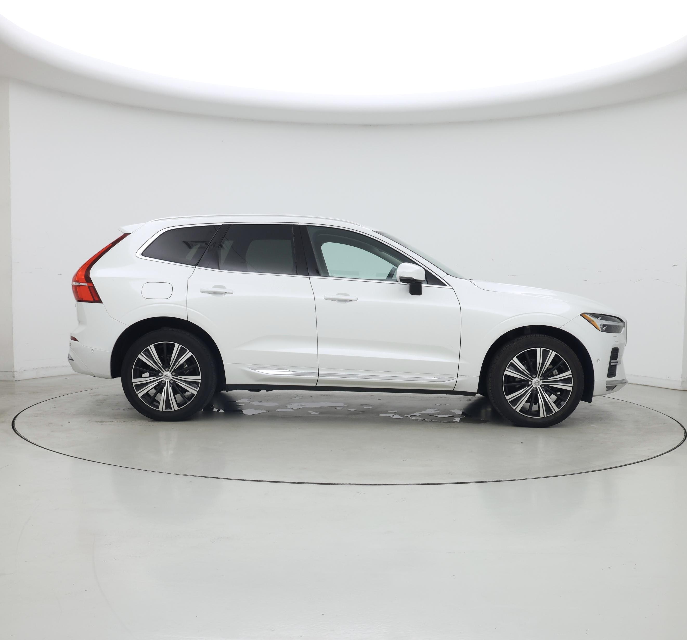 Thumbnail: 2023 Volvo XC60 - 7