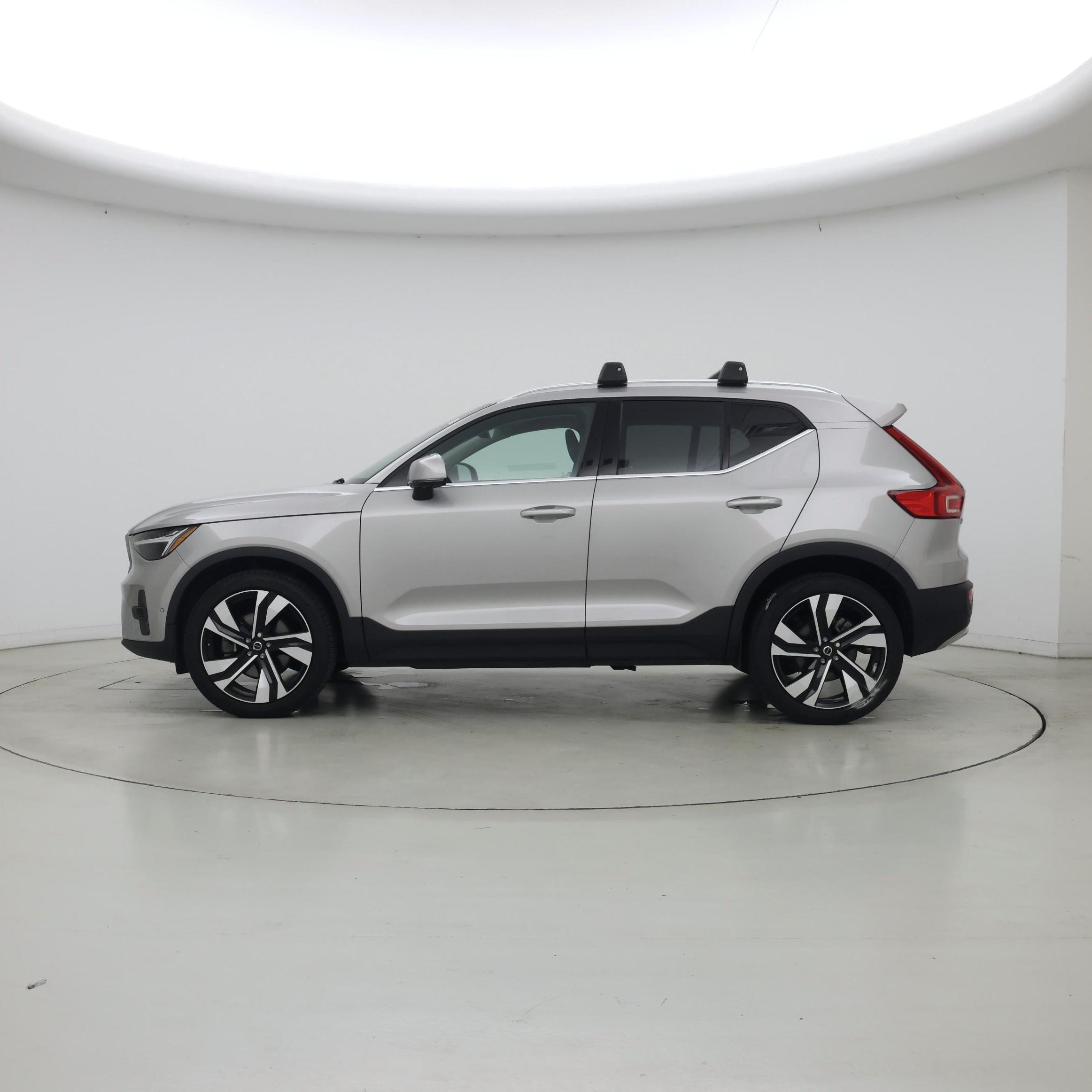 Thumbnail: 2024 Volvo XC40 - 3