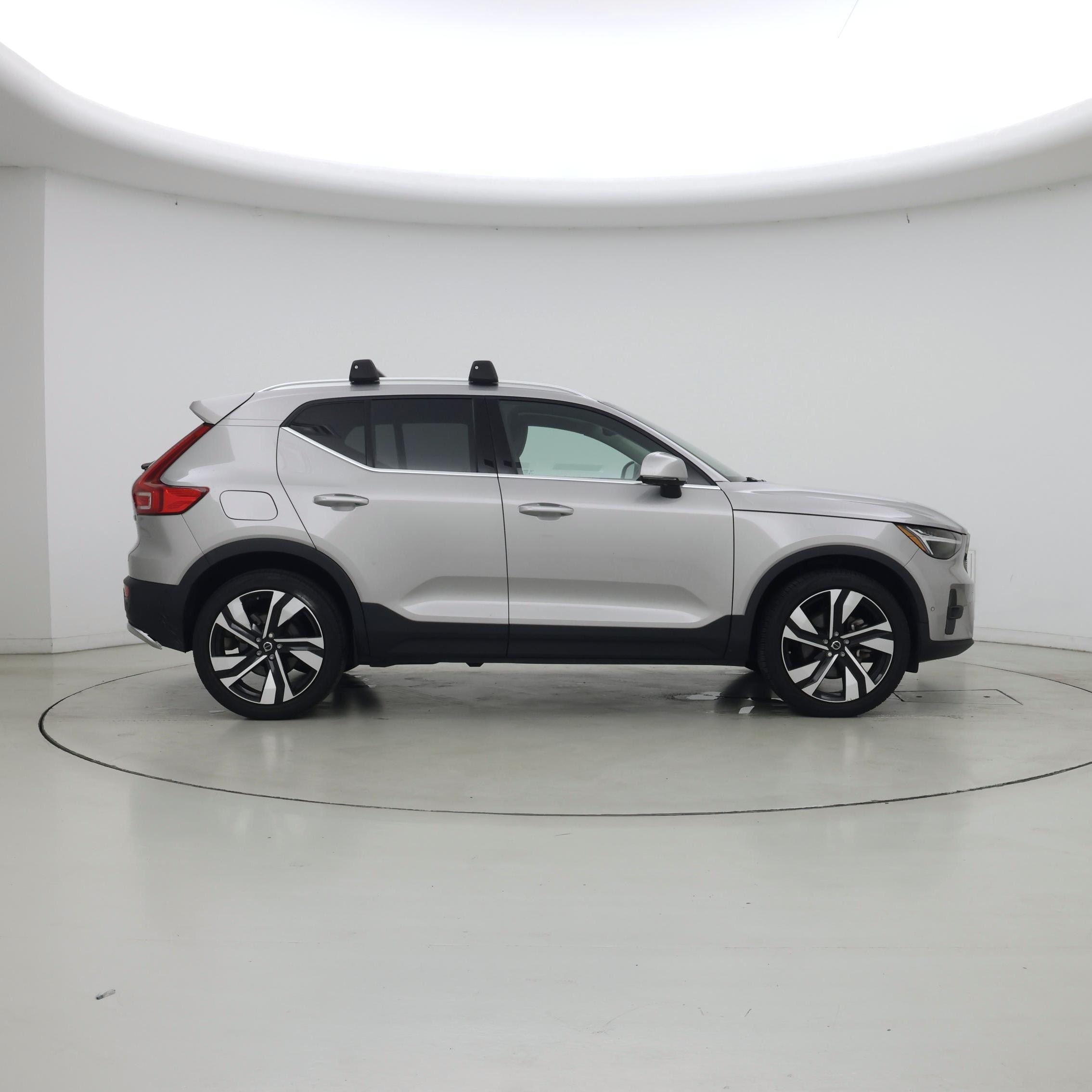 Thumbnail: 2024 Volvo XC40 - 7