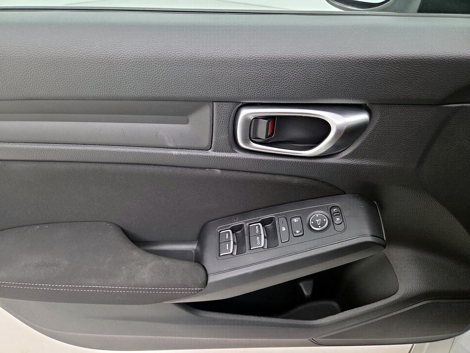 2024 Honda Civic Hatchback Sport - Photo 13
