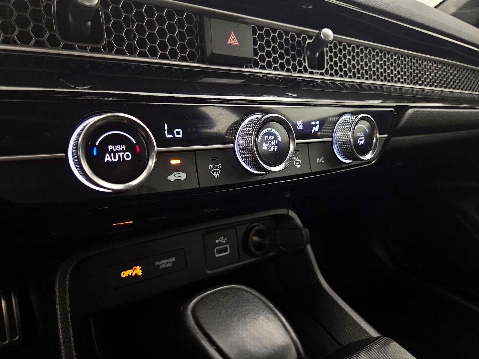 2024 Honda Civic Hatchback Sport - Photo 17