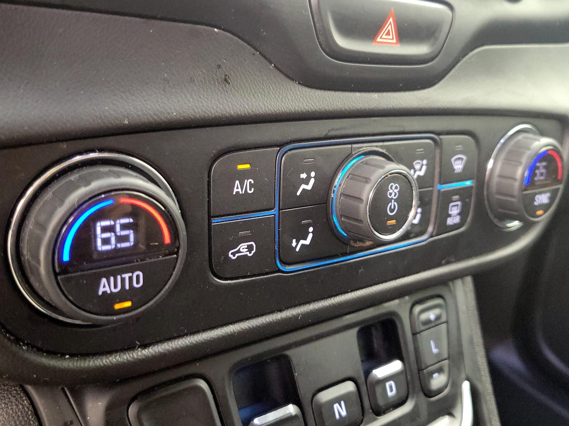 Thumbnail: 2020 GMC Terrain - 16
