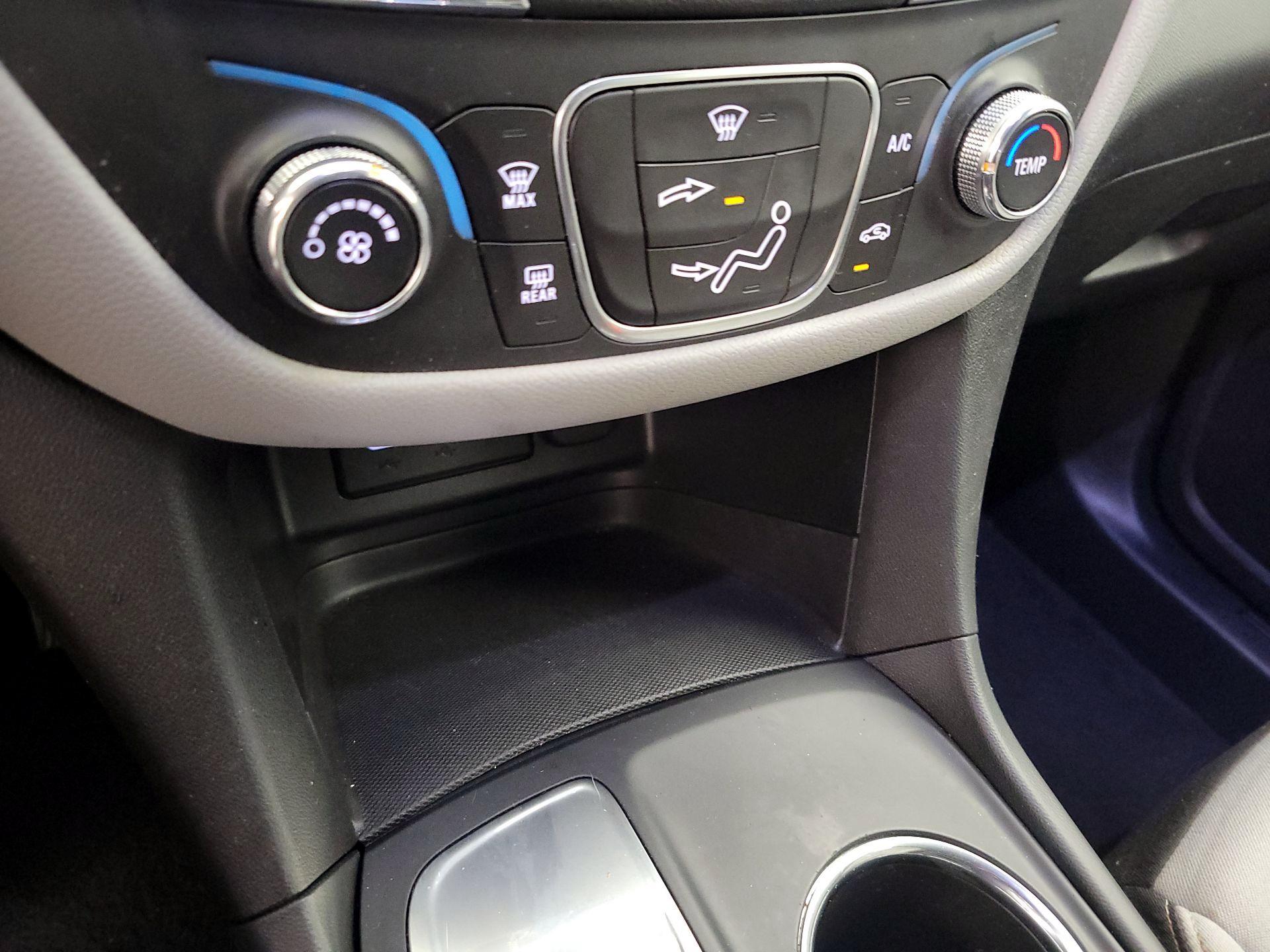 Thumbnail: 2020 Chevrolet Equinox - 16