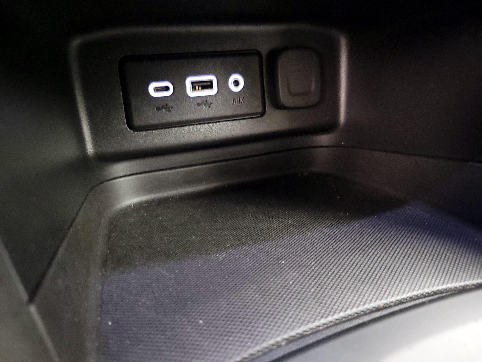Thumbnail: 2020 Chevrolet Equinox - 18