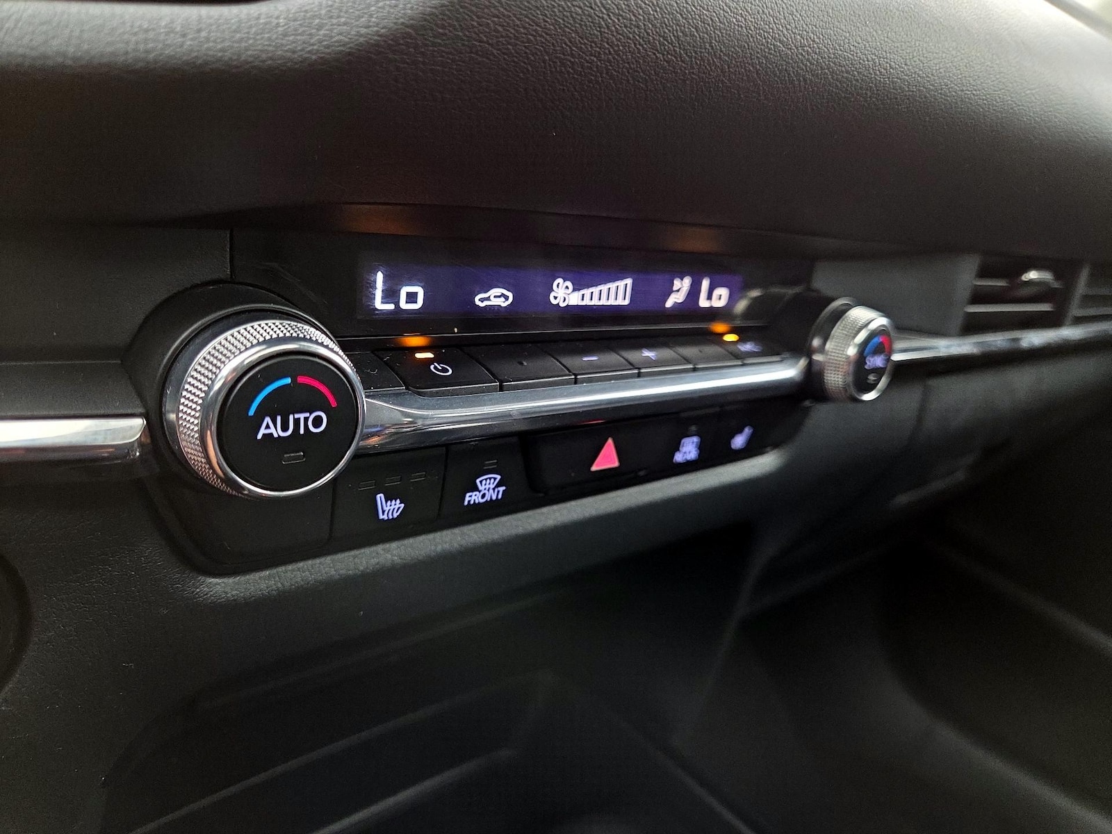 2023 Mazda CX-30 Premium - Photo 18
