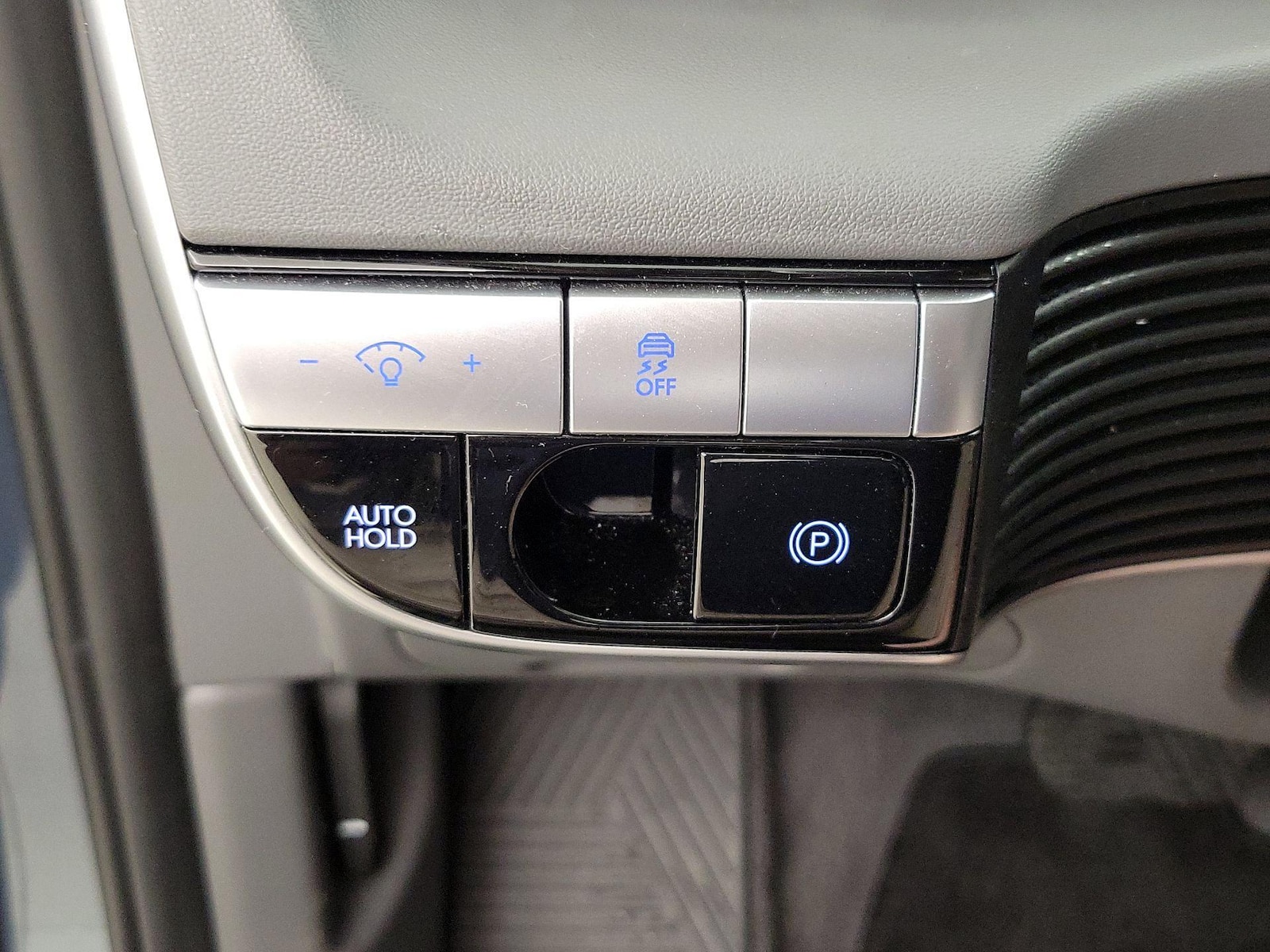 2024 Hyundai IONIQ 5 SE - Photo 14