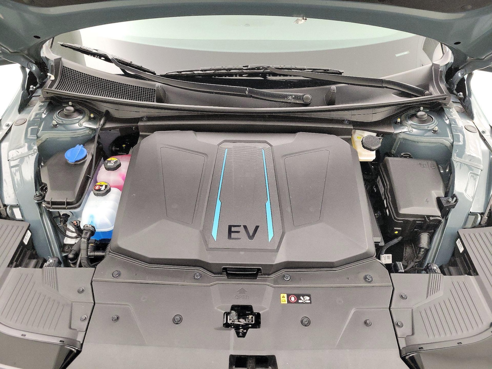 2024 Hyundai IONIQ 5 SE - Photo 24