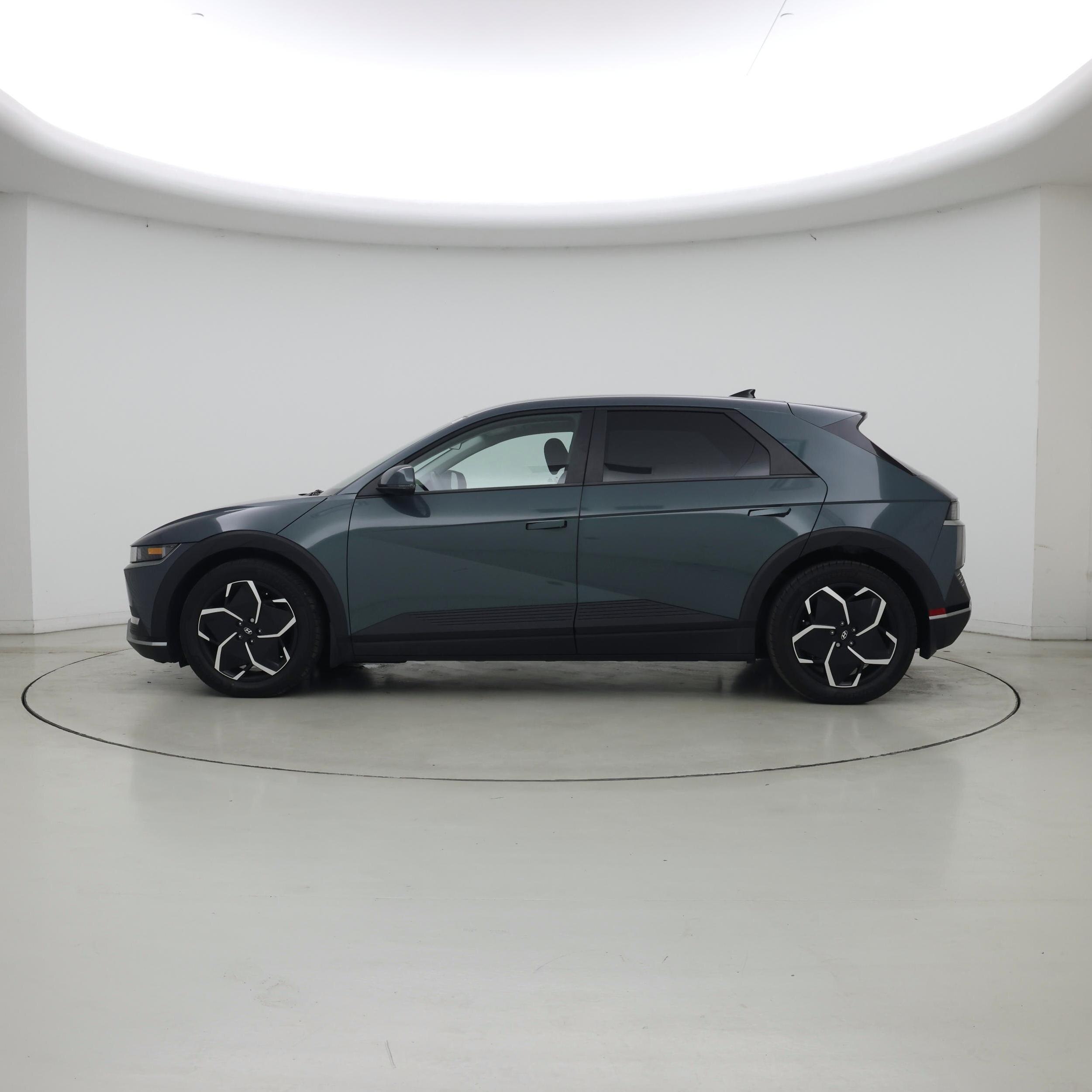 Thumbnail: 2024 Hyundai Ioniq 5 - 3
