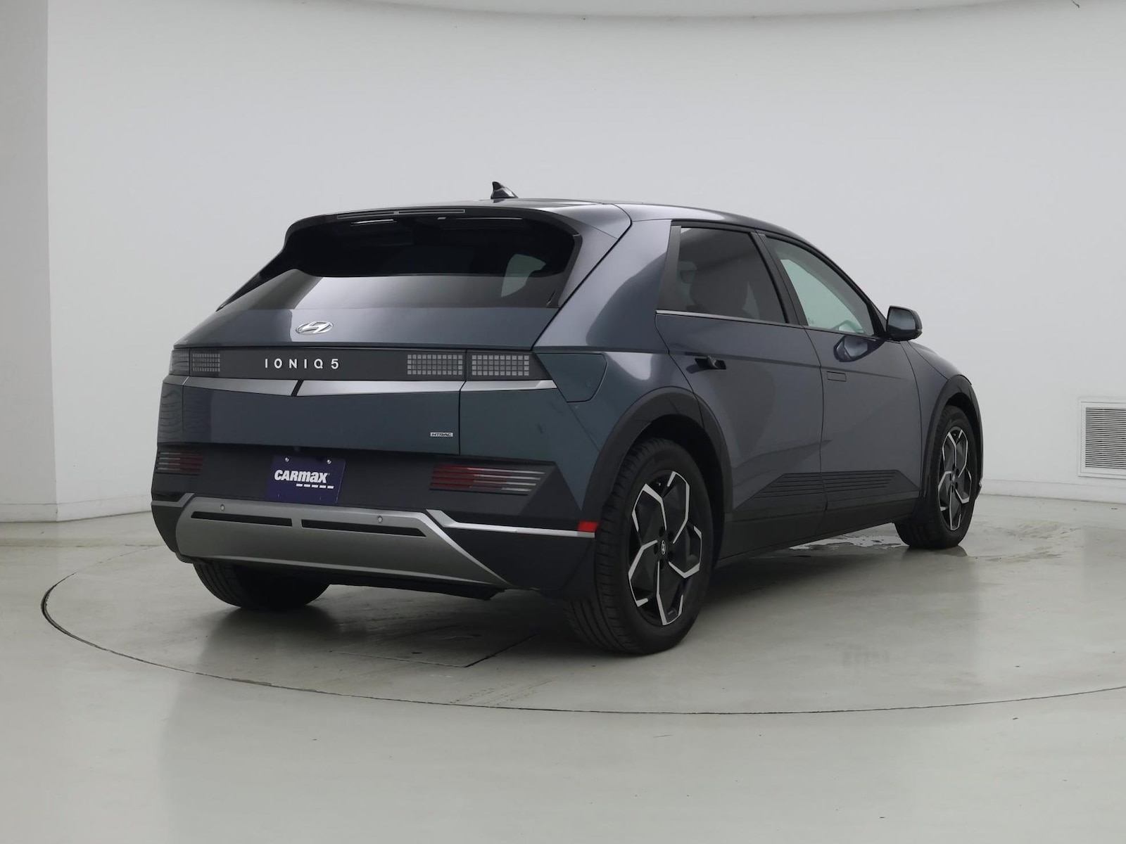 2024 Hyundai IONIQ 5 SE - Photo 9