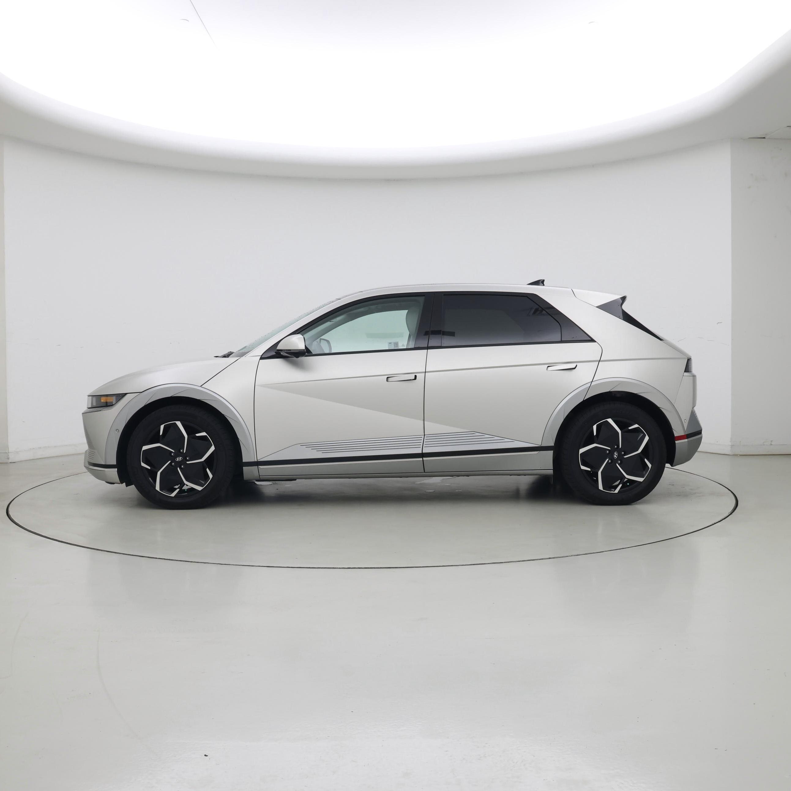 Thumbnail: 2024 Hyundai Ioniq 5 - 3