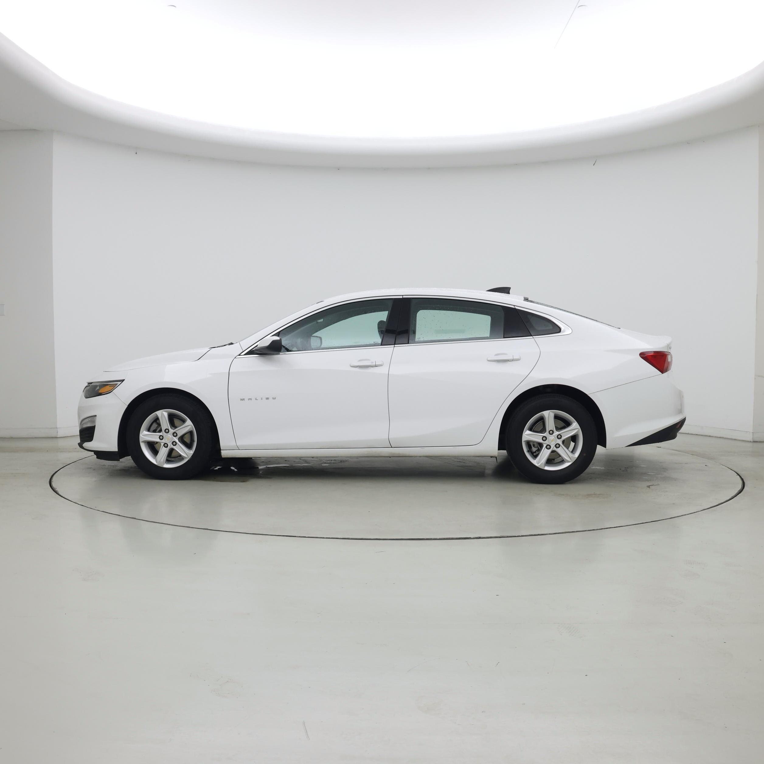 Thumbnail: 2024 Chevrolet Malibu - 3
