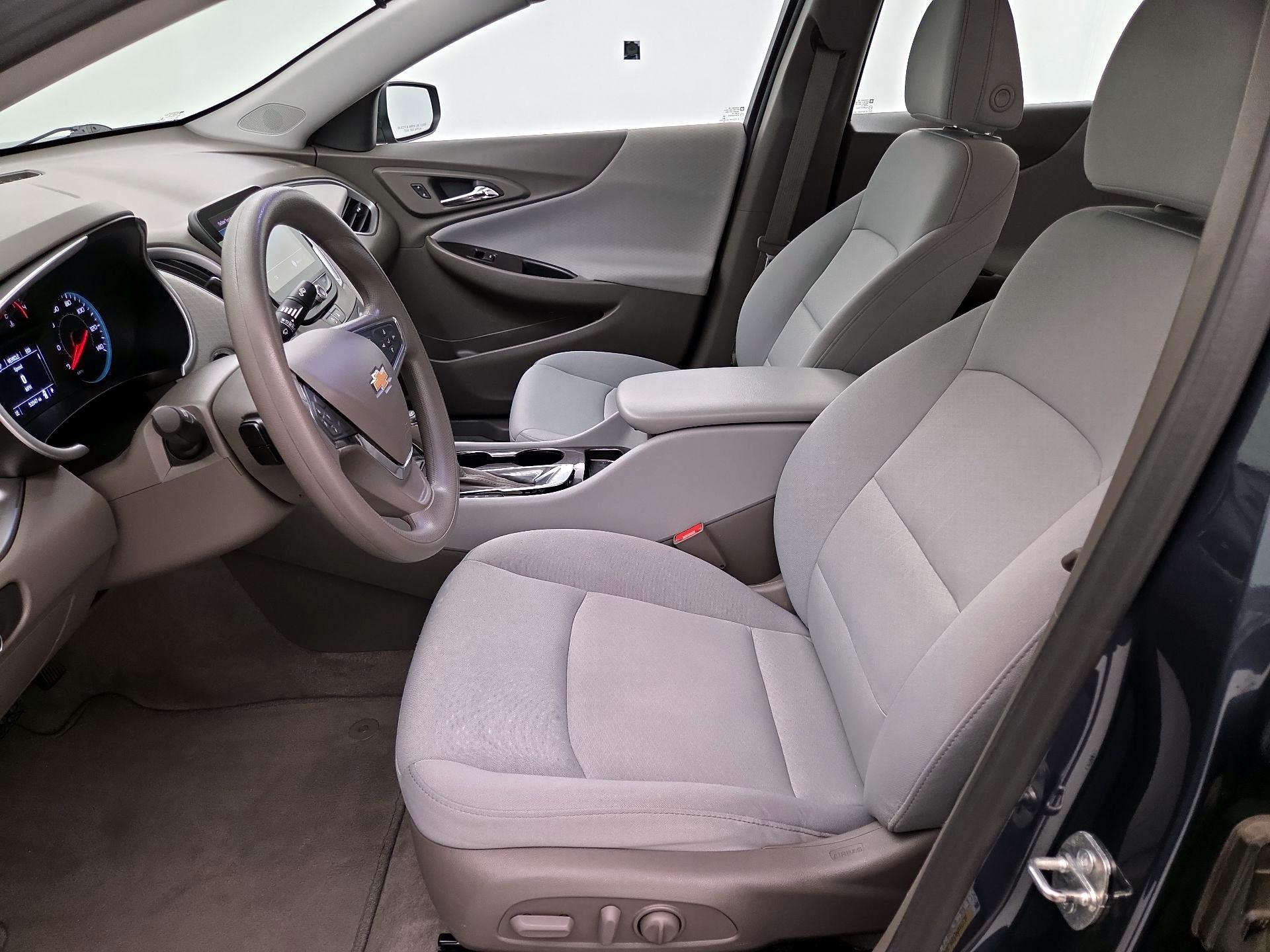 Thumbnail: 2020 Chevrolet Malibu - 11