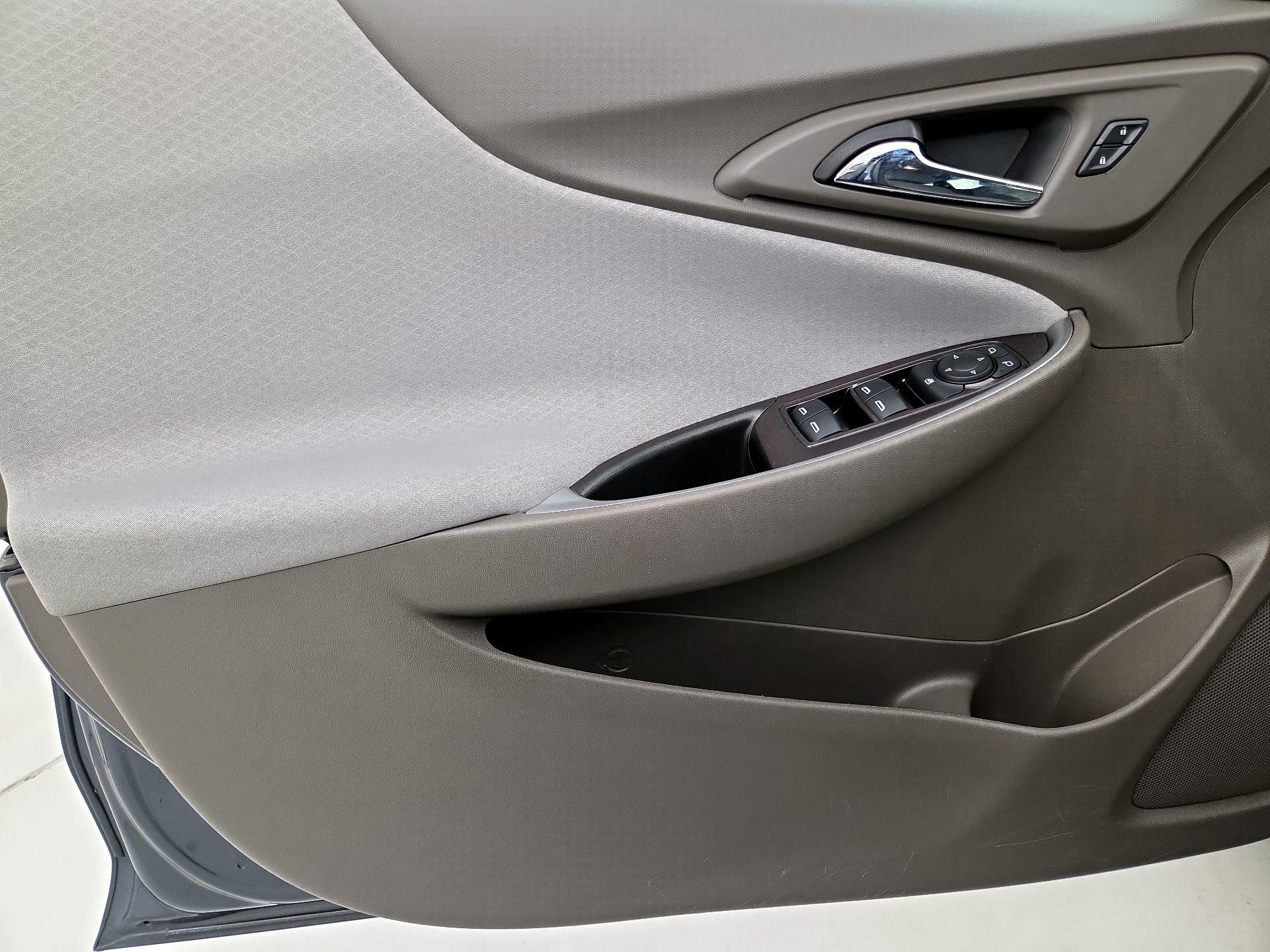 Thumbnail: 2020 Chevrolet Malibu - 12