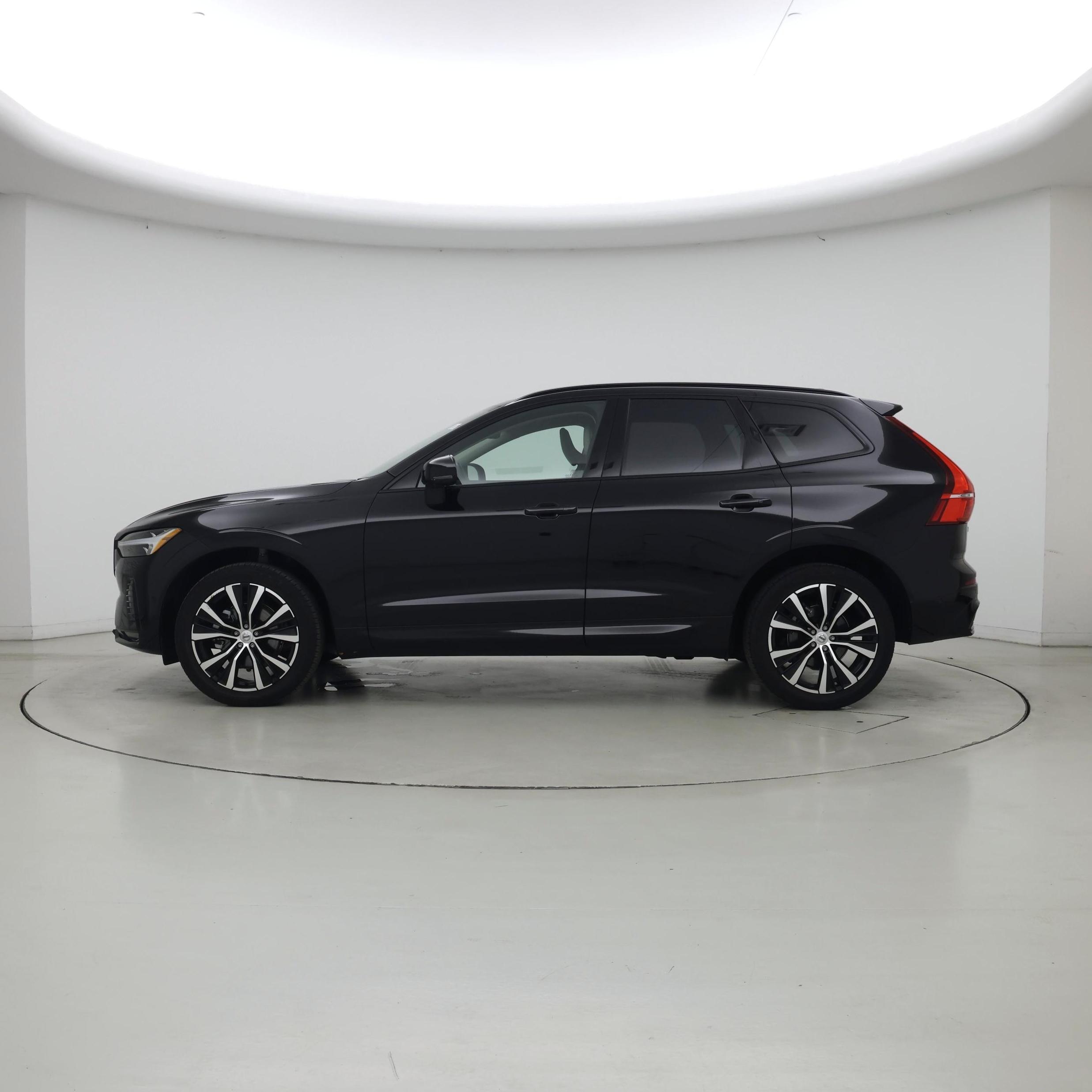 Thumbnail: 2025 Volvo XC60 - 3