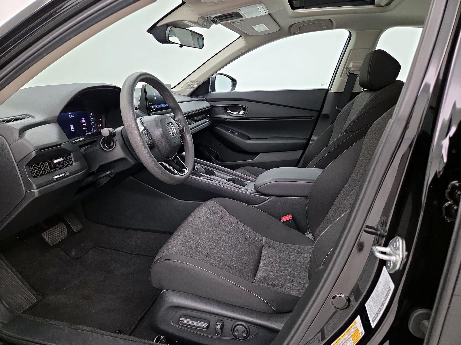 2025 Honda Accord SE - Photo 12