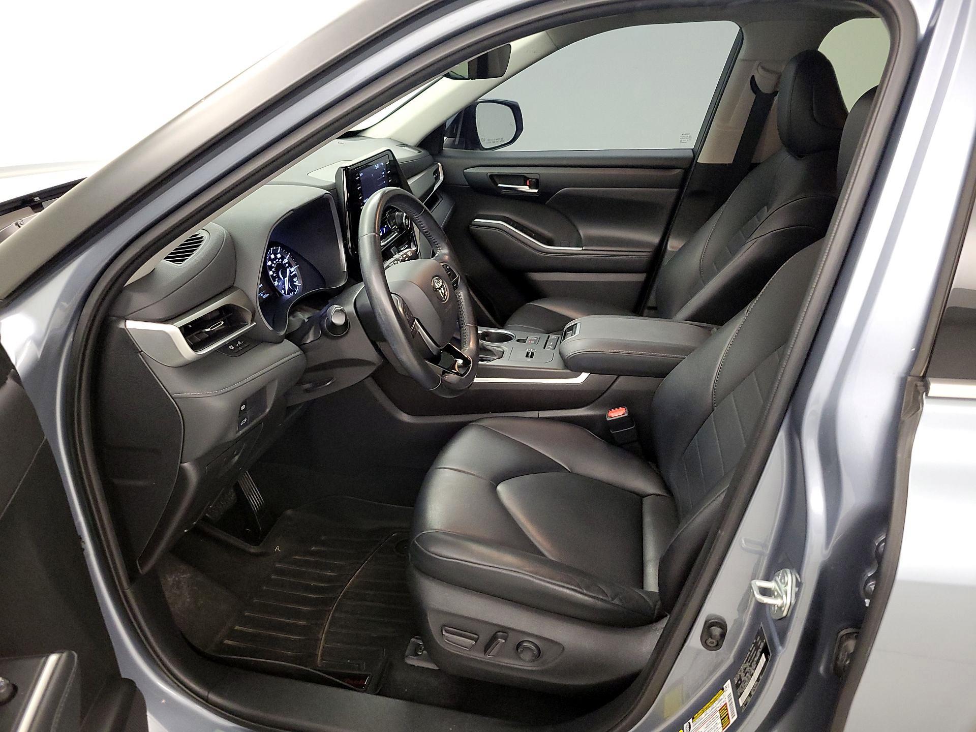 Thumbnail: 2021 Toyota Highlander - 11