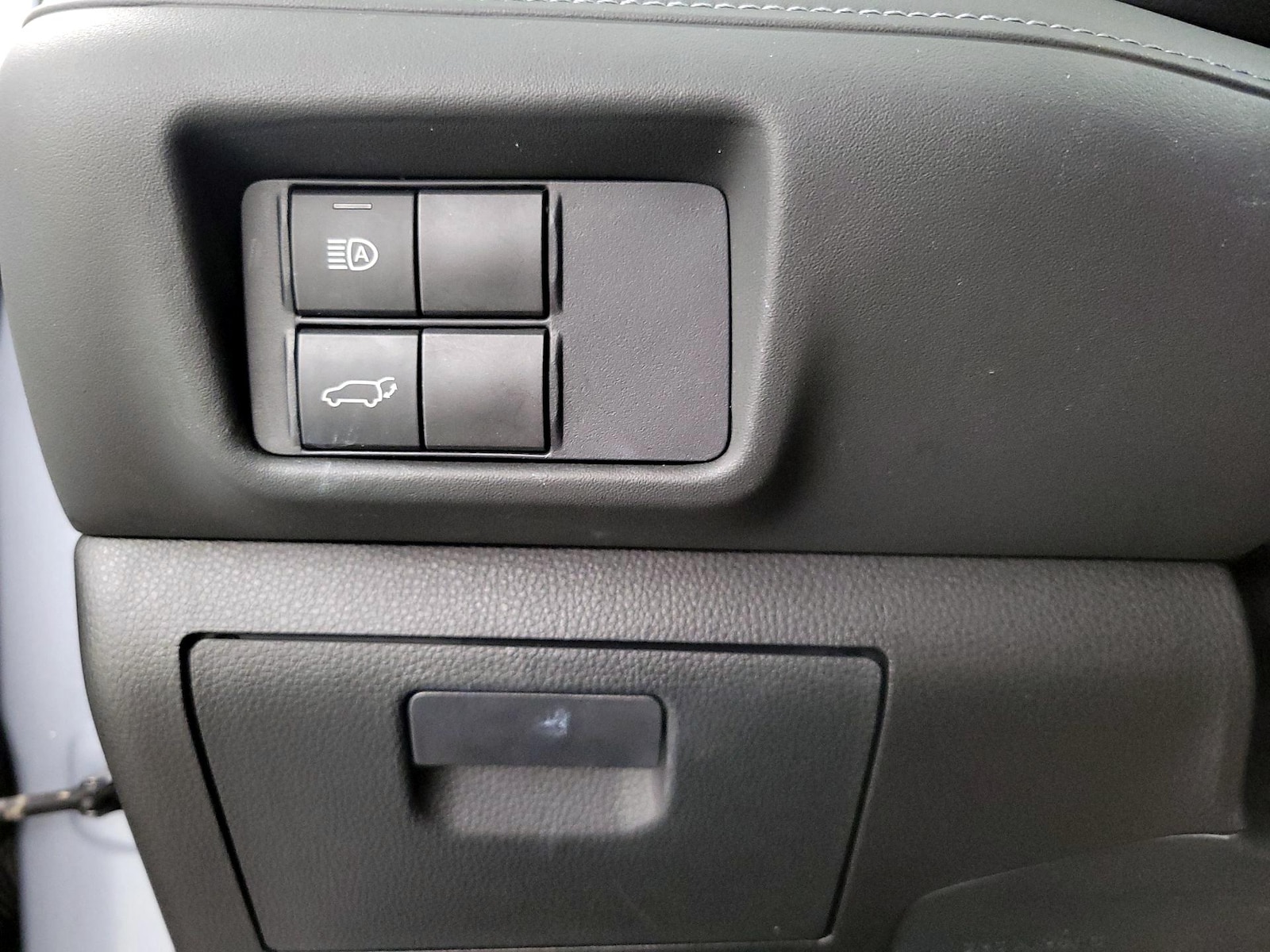 2021 Toyota Highlander XLE - Photo 14