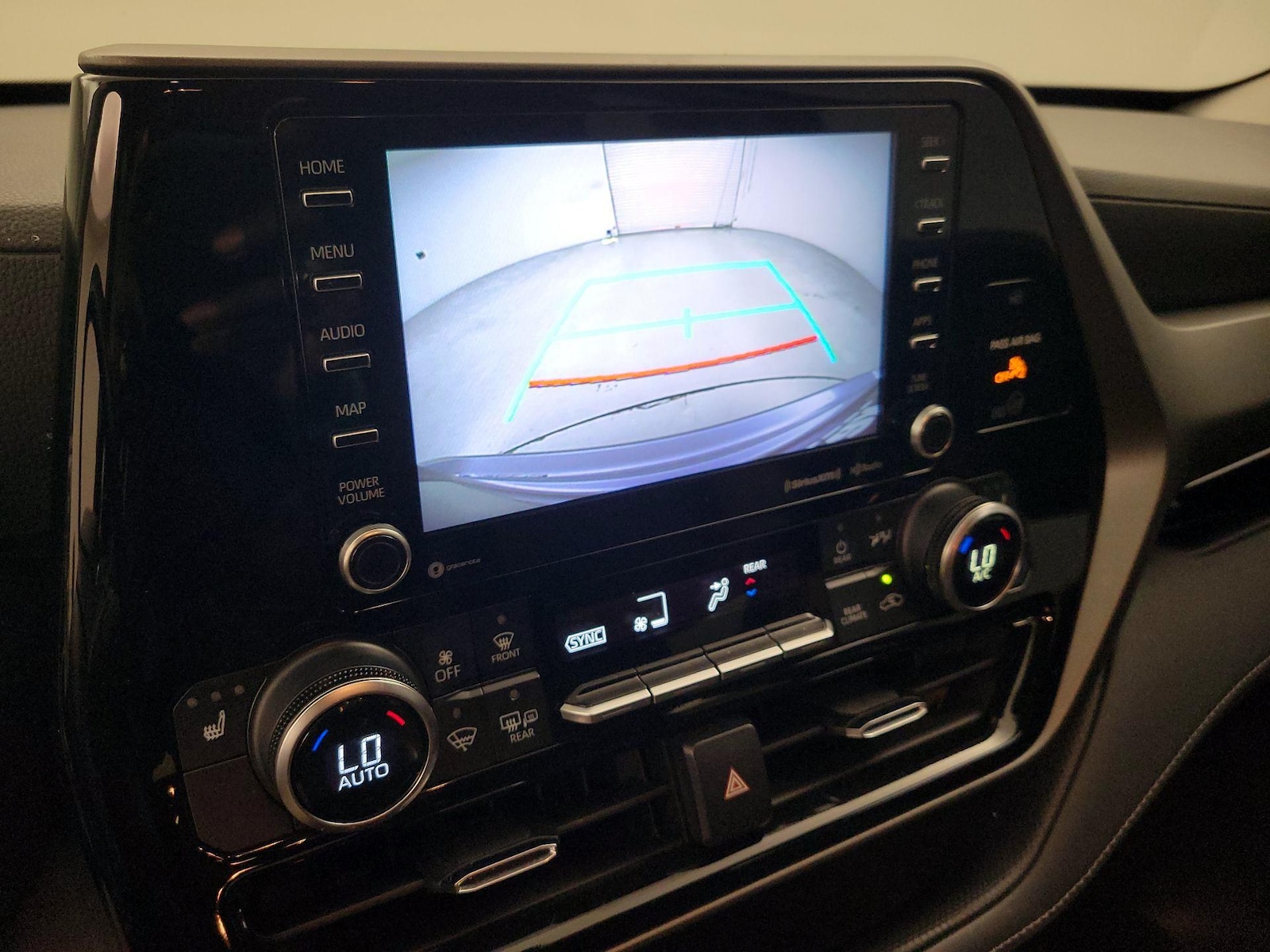 2021 Toyota Highlander XLE - Photo 15