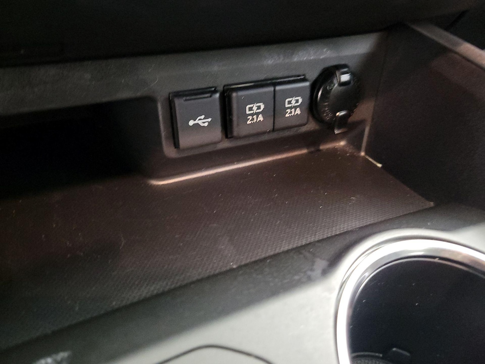 2021 Toyota Highlander XLE - Photo 19