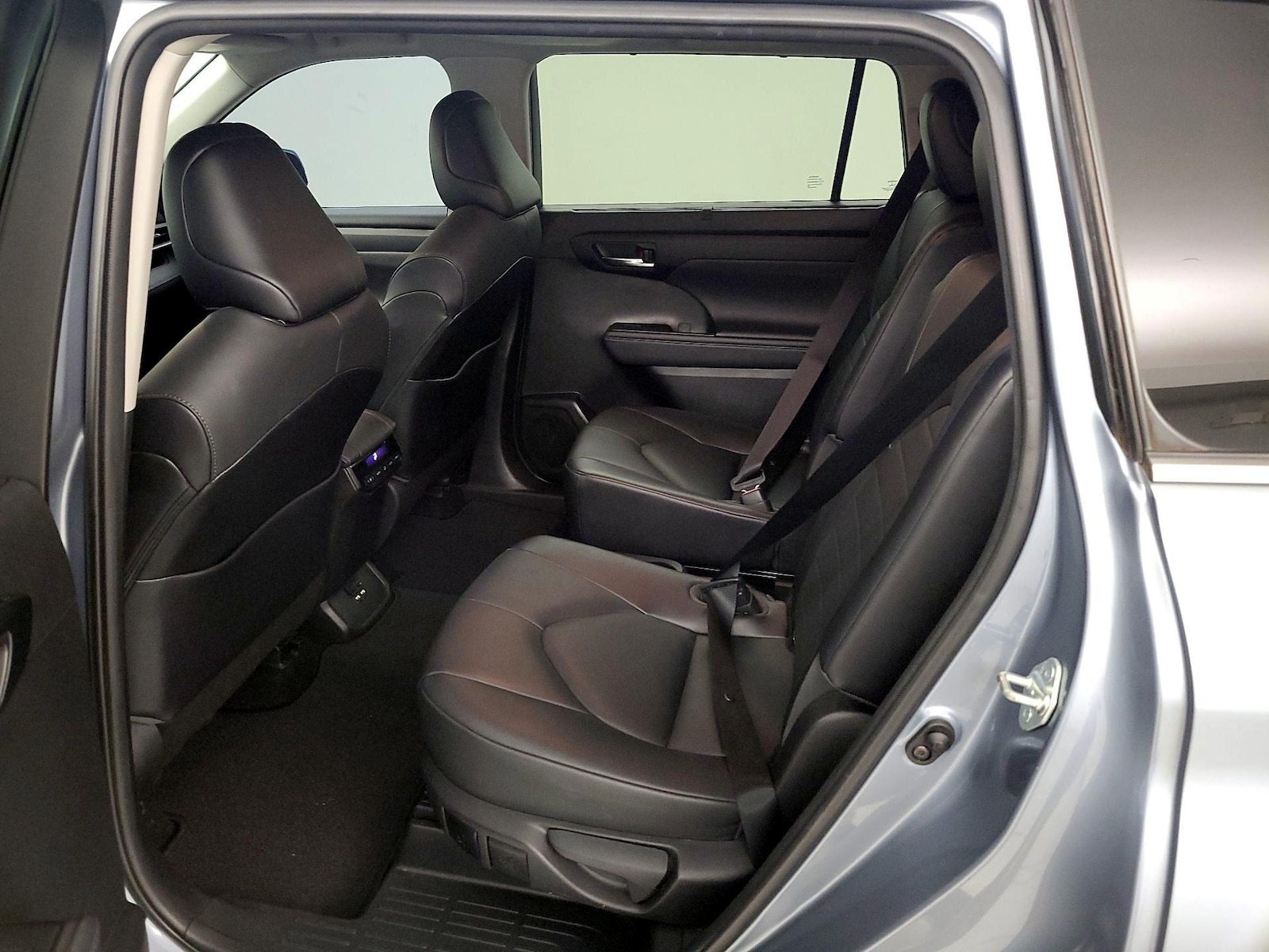 2021 Toyota Highlander XLE - Photo 21