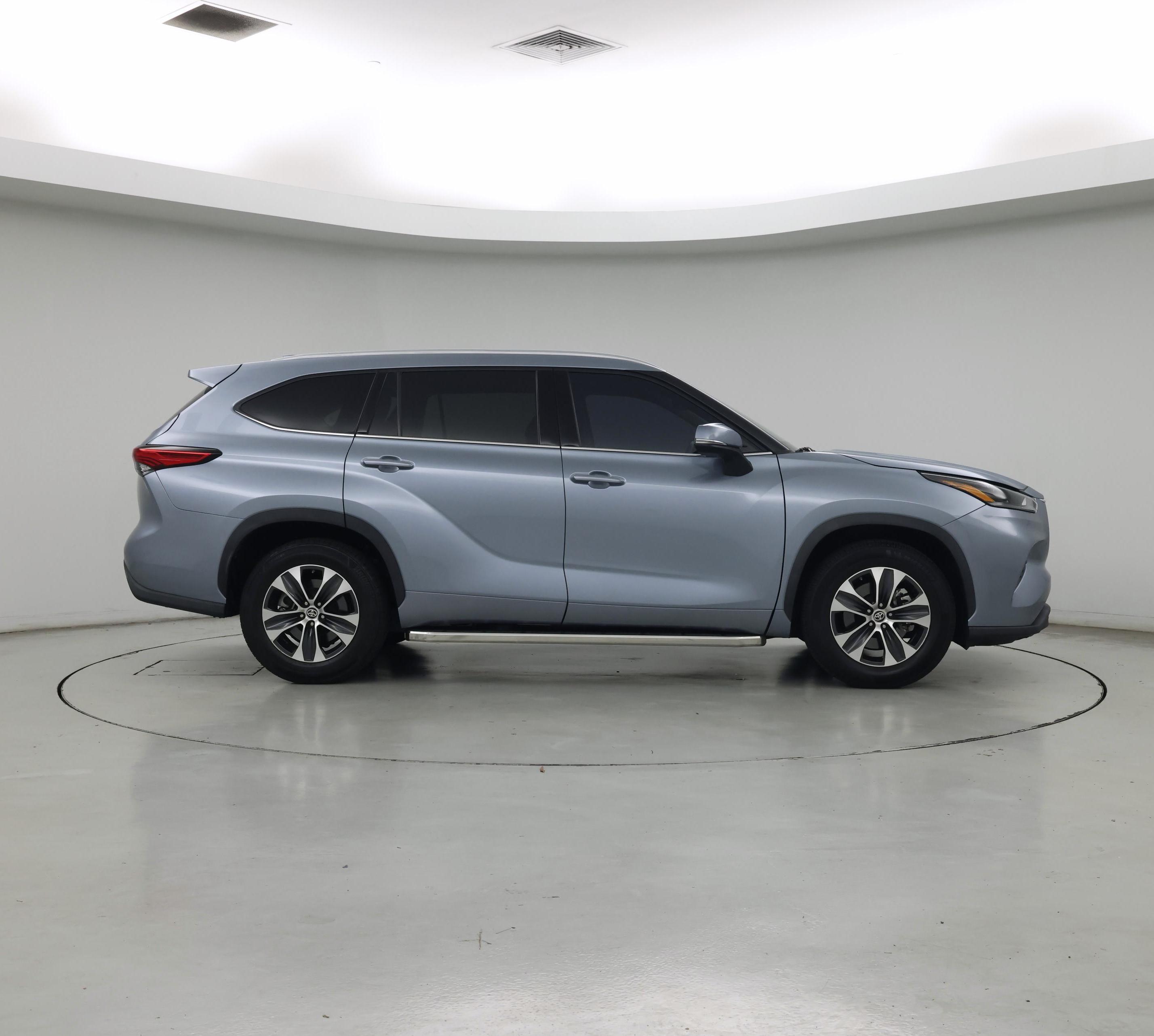 Thumbnail: 2021 Toyota Highlander - 7