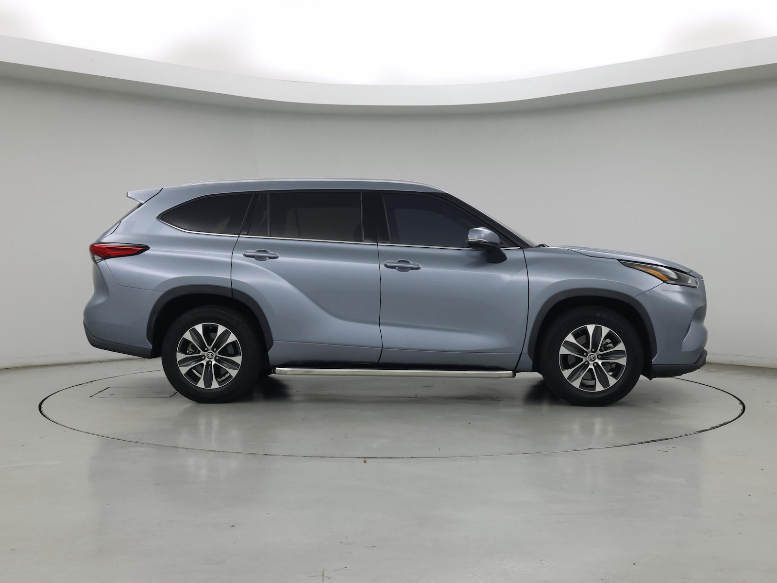 2021 Toyota Highlander XLE - Photo 8