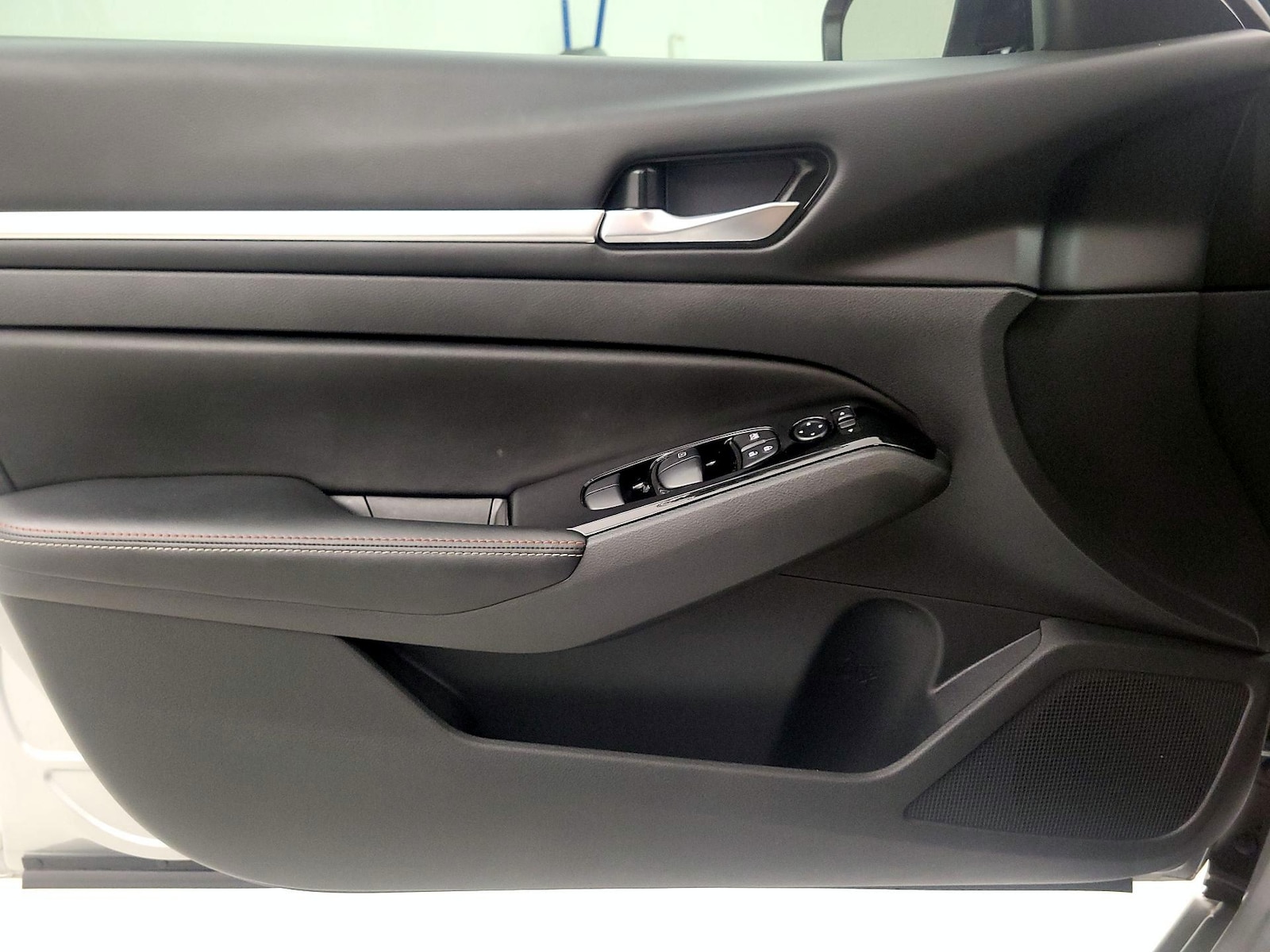 2024 Nissan Altima SR - Photo 13