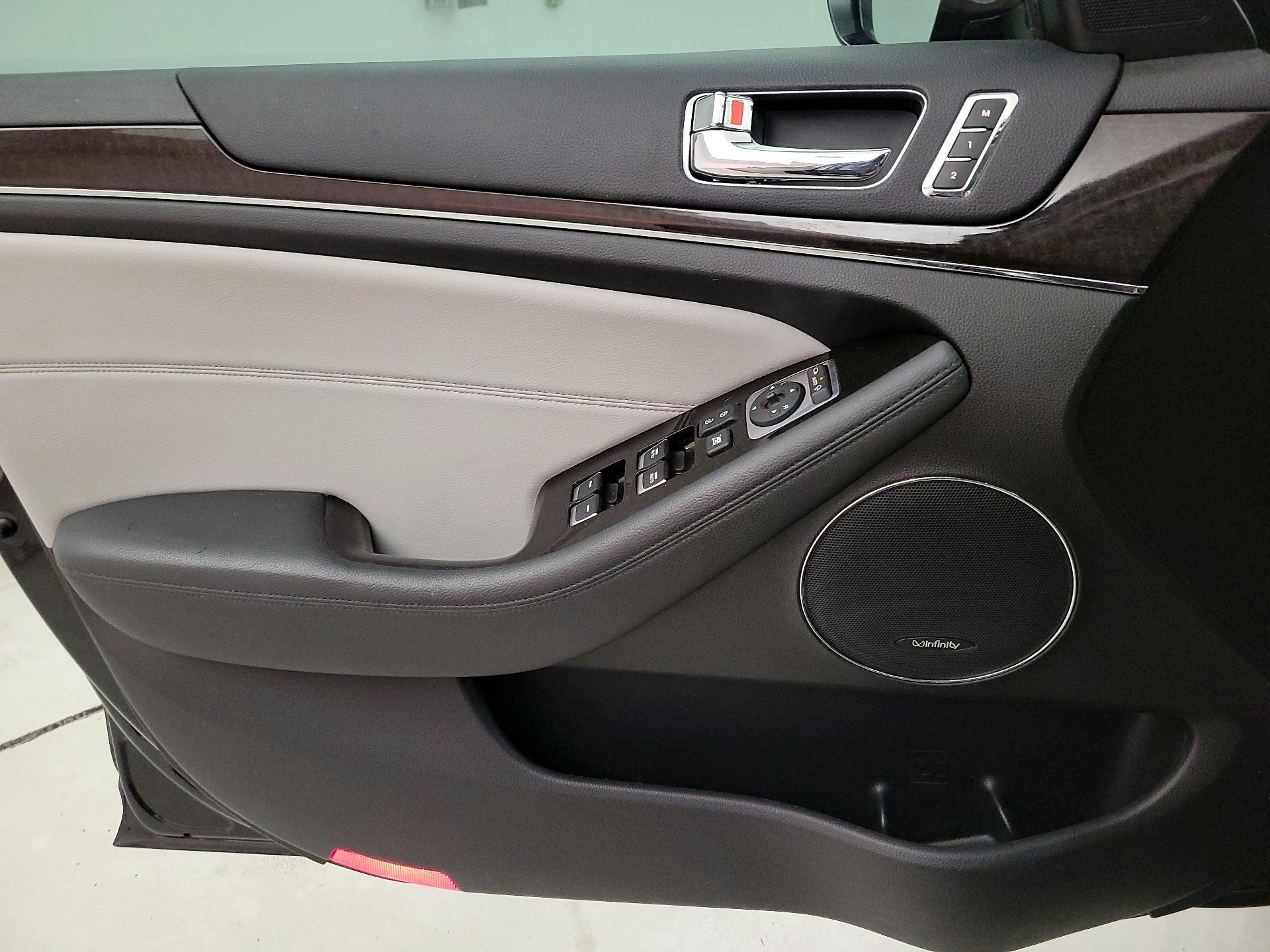 Thumbnail: 2016 Kia Cadenza - 12