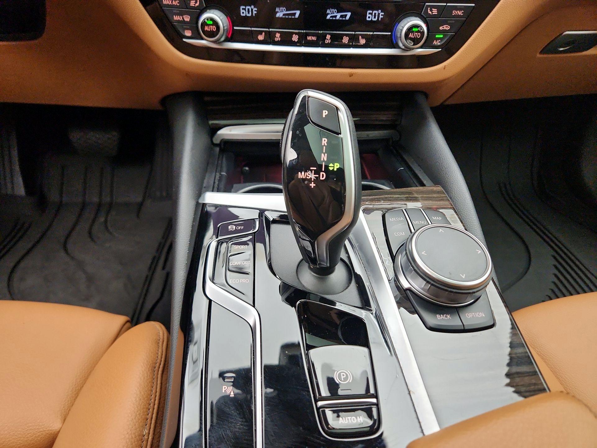 Thumbnail: 2022 BMW 5 Series - 18