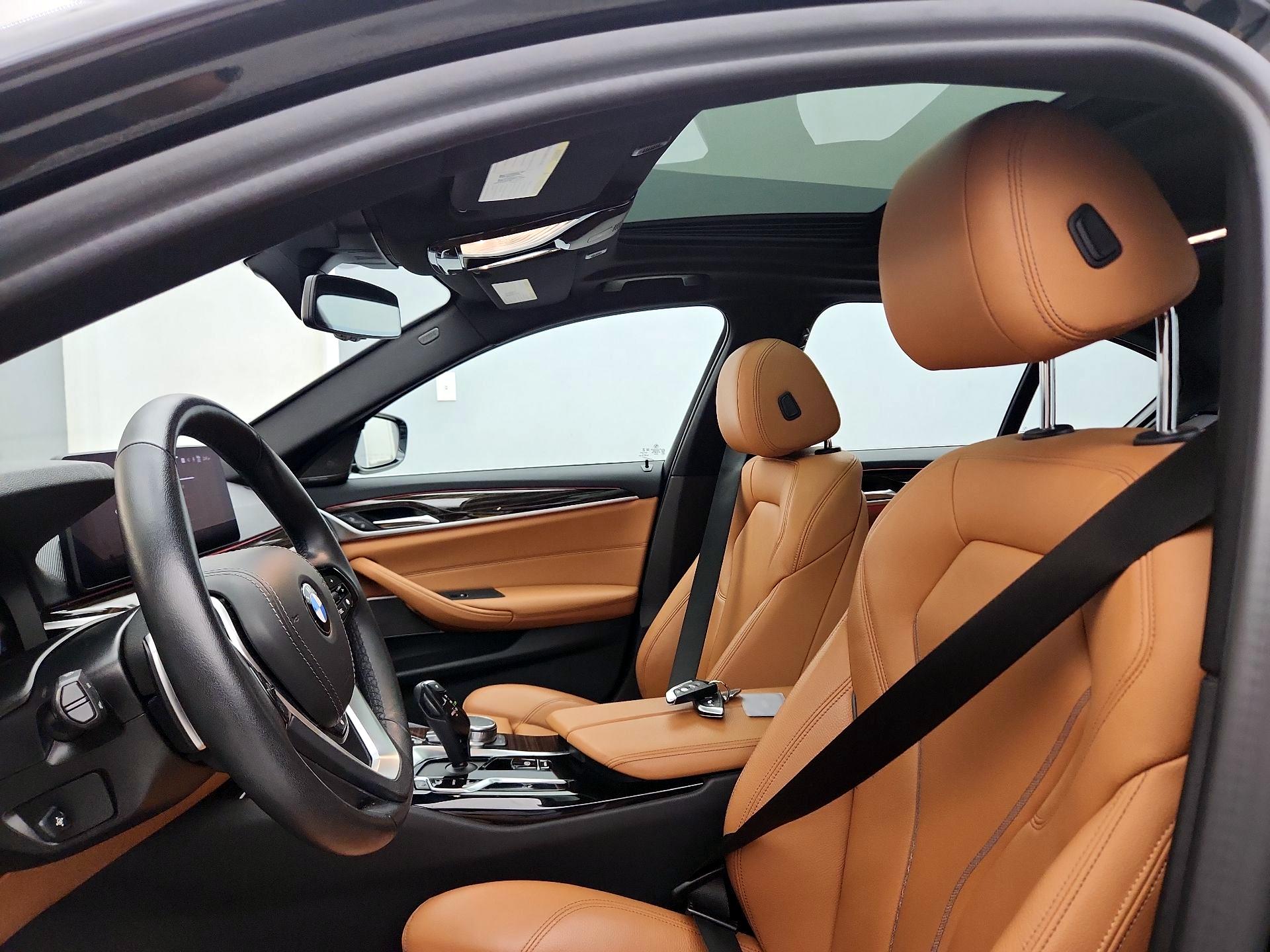 Thumbnail: 2022 BMW 5 Series - 20
