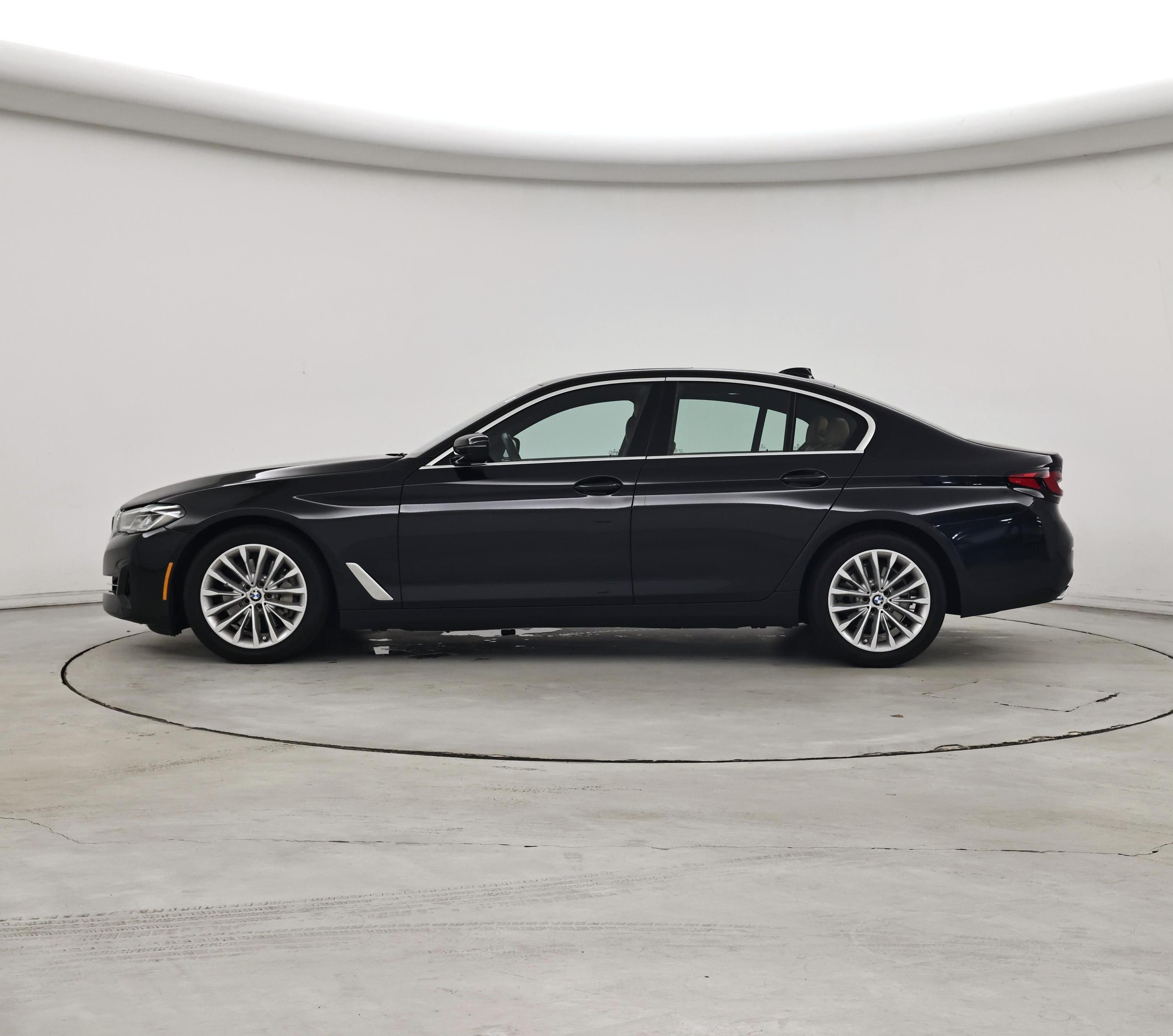 Thumbnail: 2022 BMW 5 Series - 3