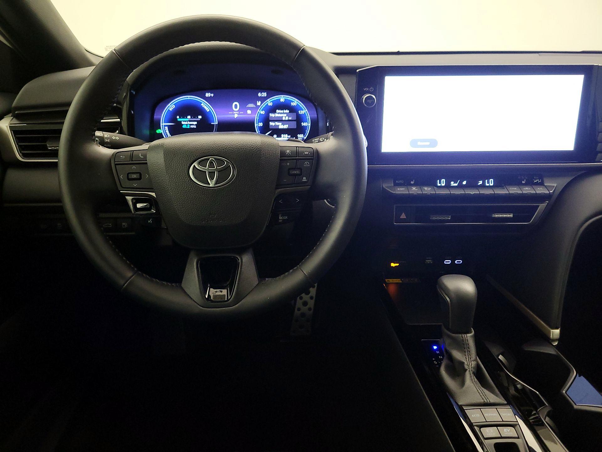 Thumbnail: 2025 Toyota Camry - 10