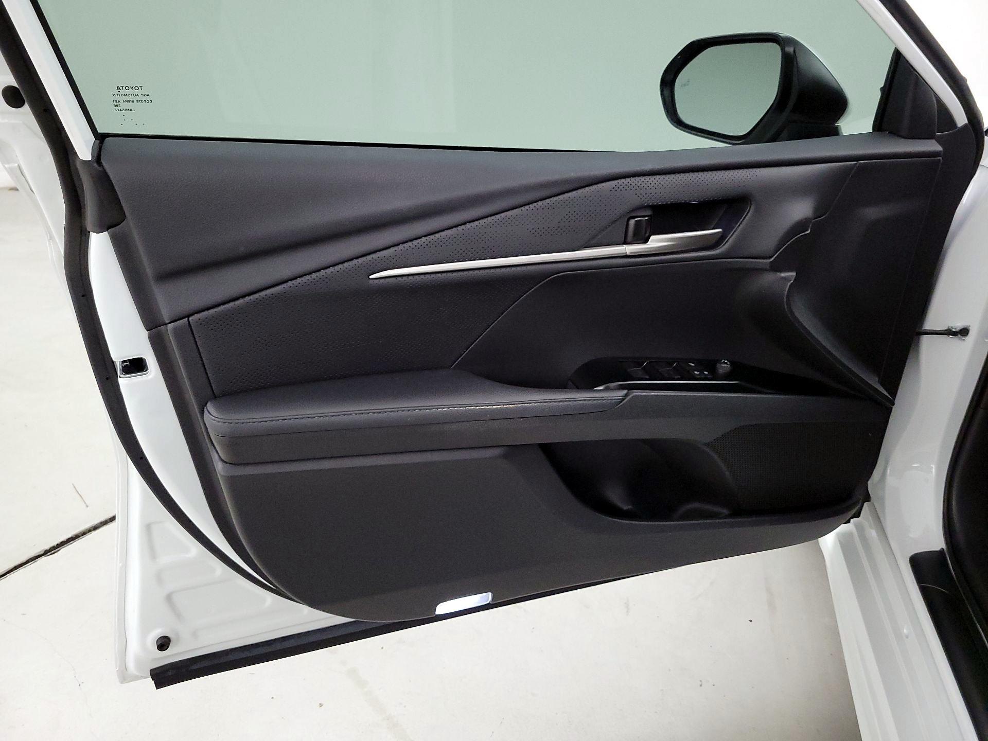 Thumbnail: 2025 Toyota Camry - 12