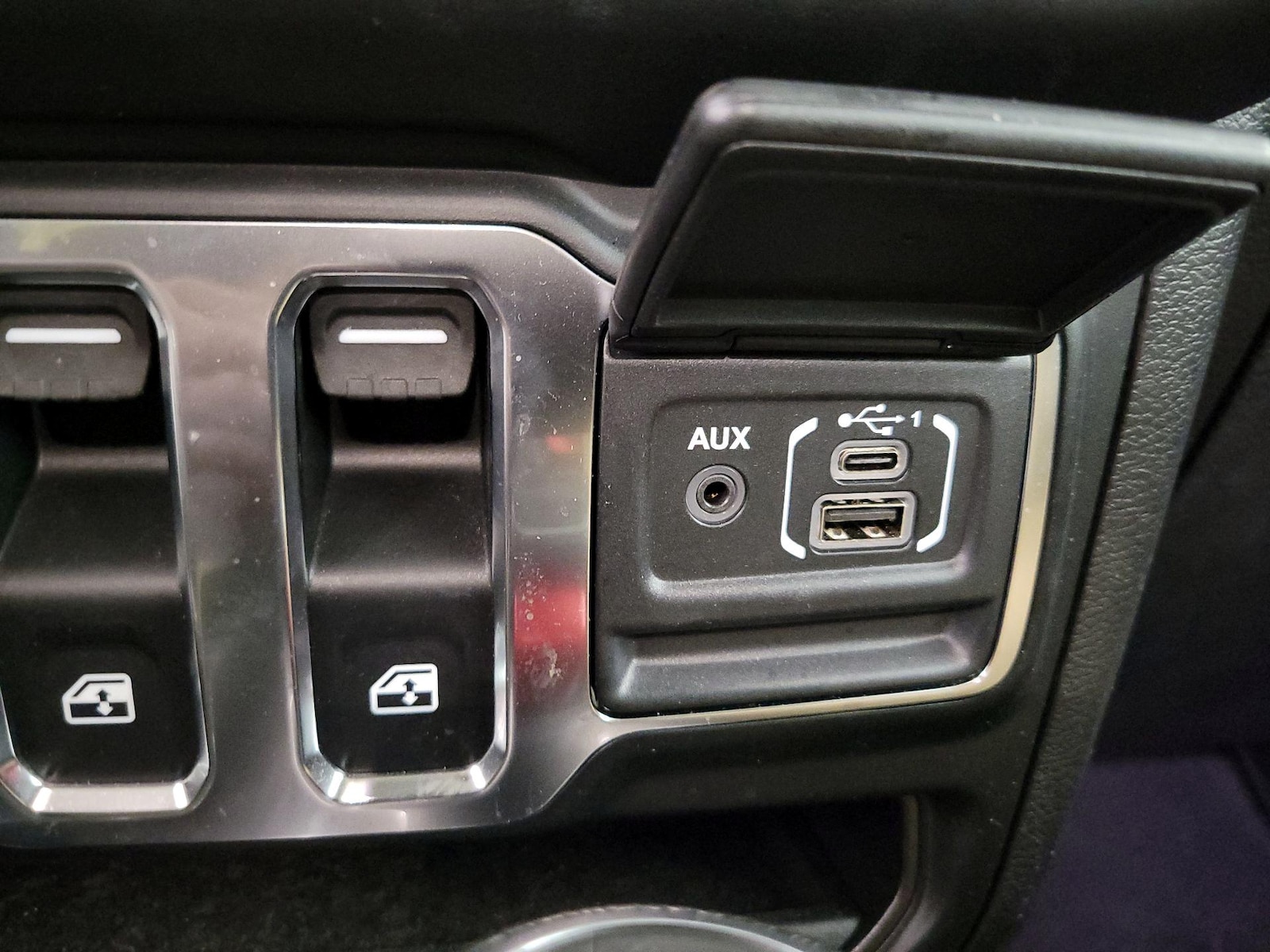 2023 Jeep Wrangler 2-Door Sport S - Photo 19
