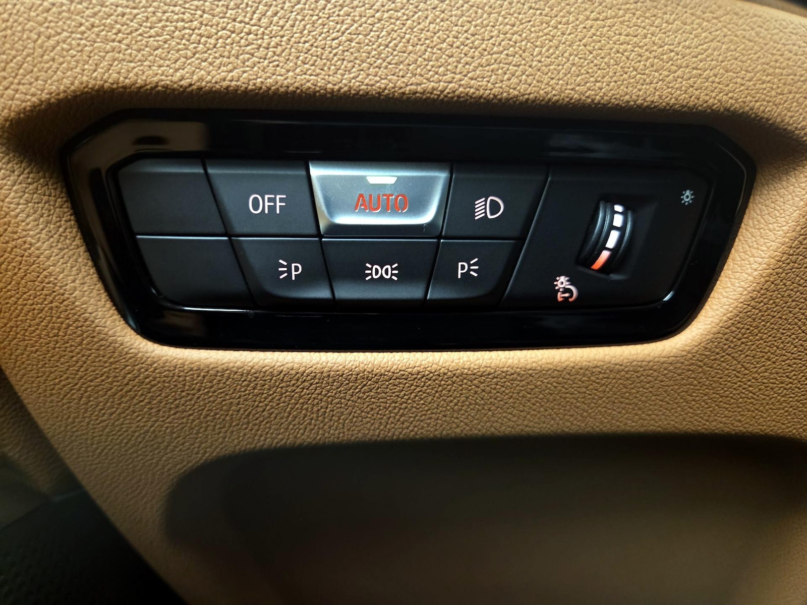 2023 BMW 3 Series 330i - Photo 14