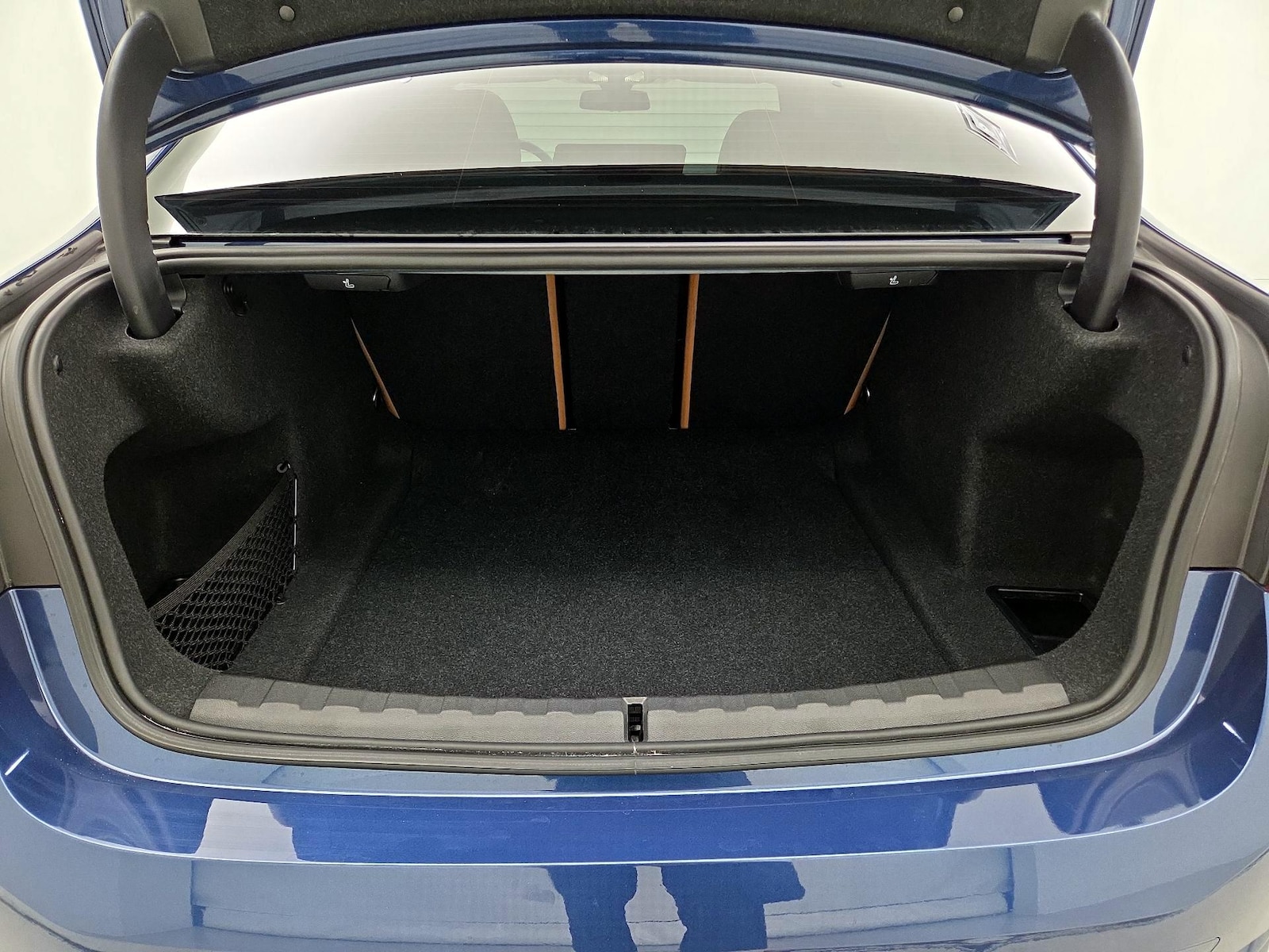 2023 BMW 3 Series 330i - Photo 23