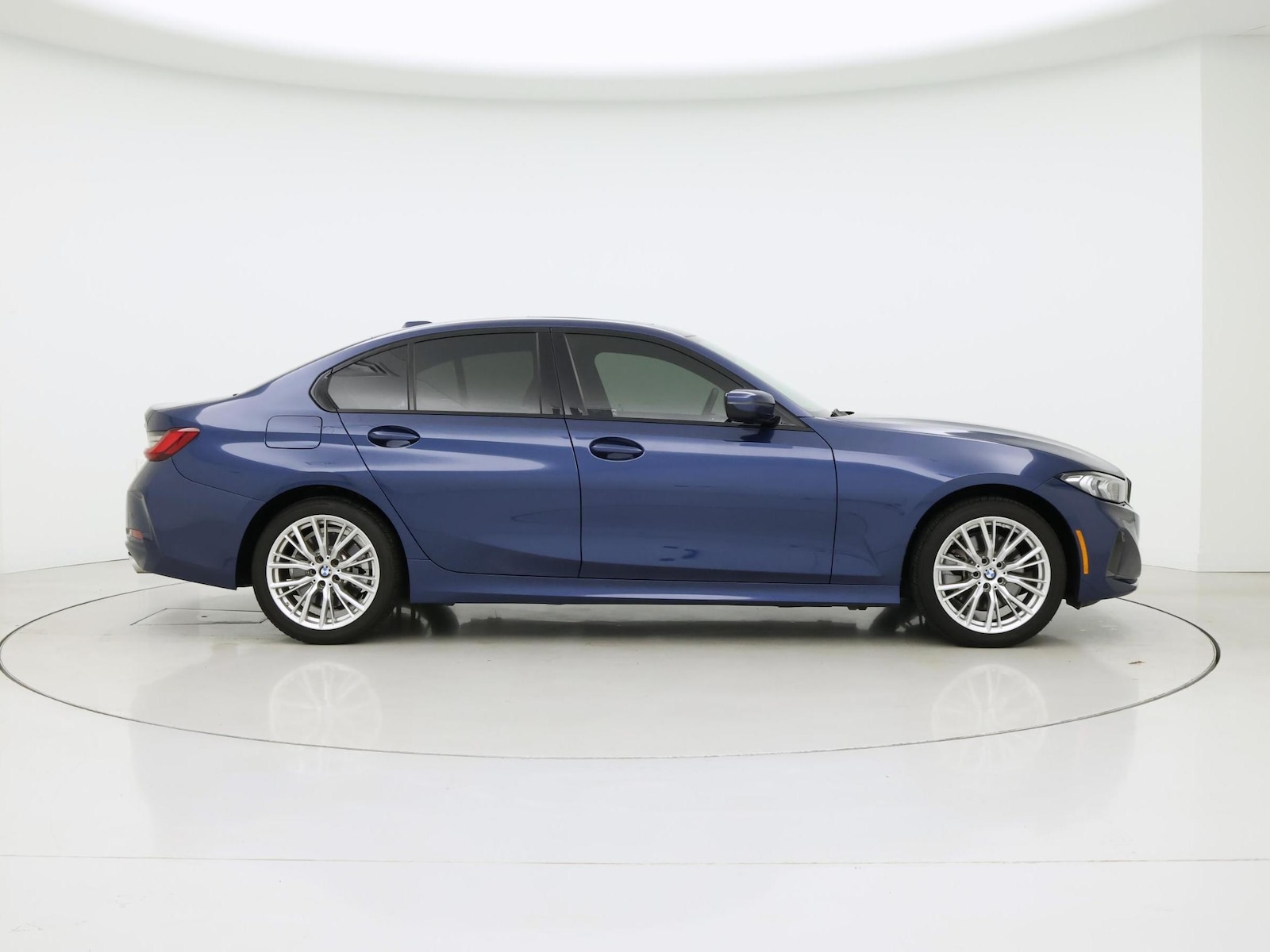 2023 BMW 3 Series 330i - Photo 8