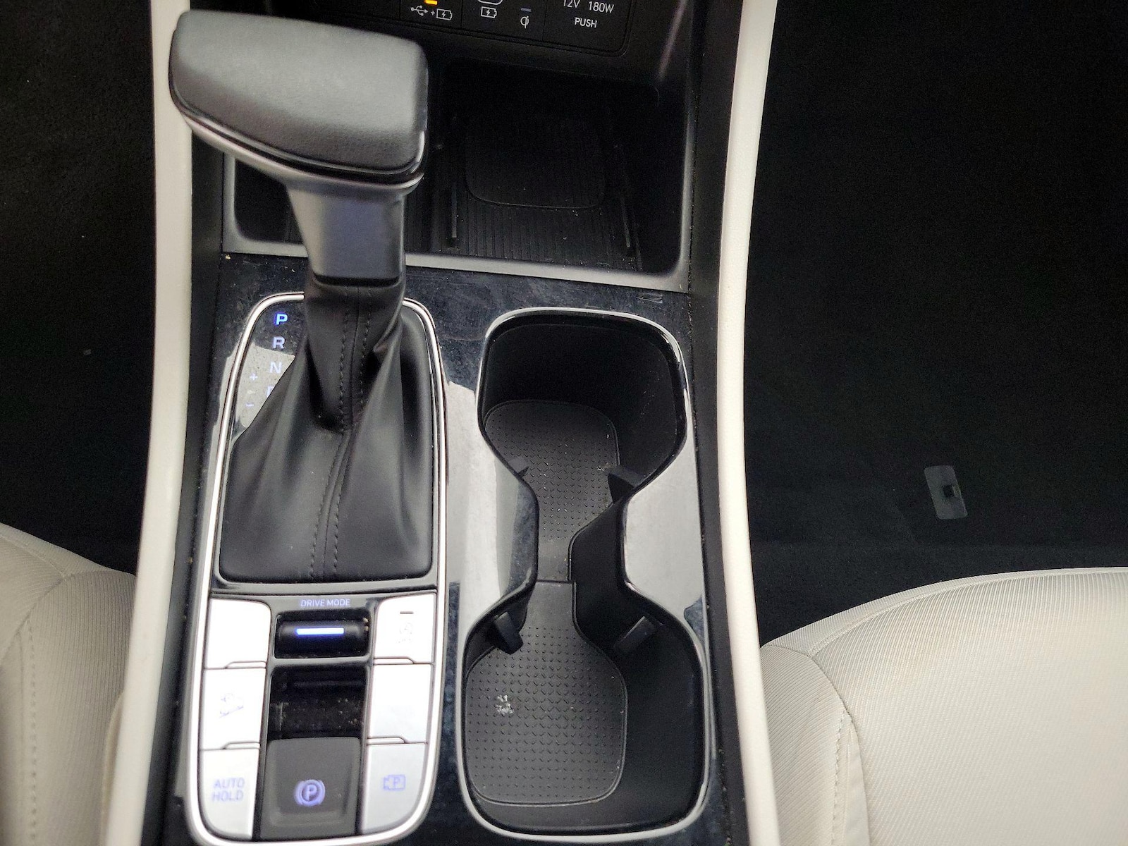 2025 Hyundai Tucson SEL - Photo 18