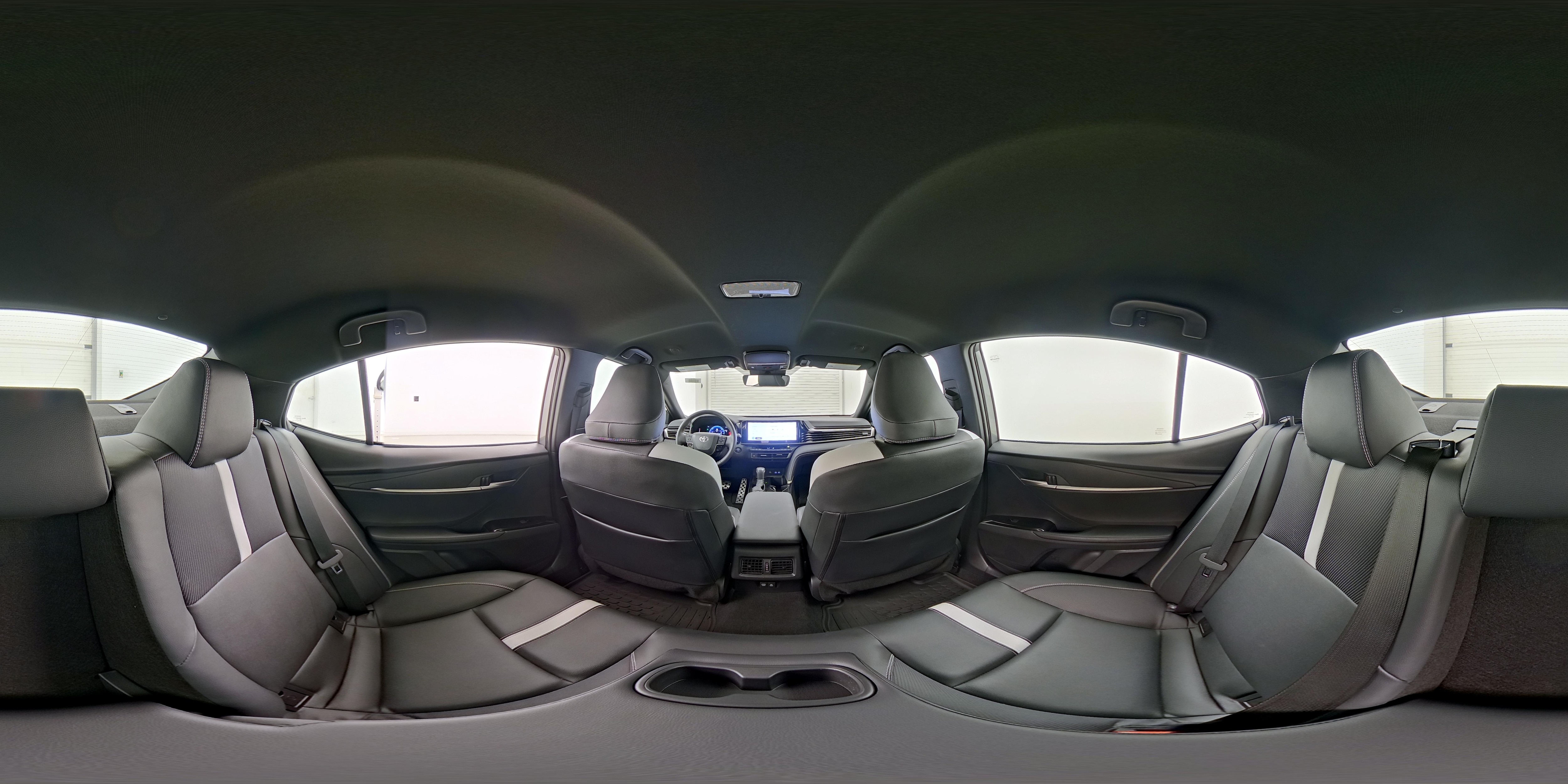 2025 Toyota Camry SE - Photo 25
