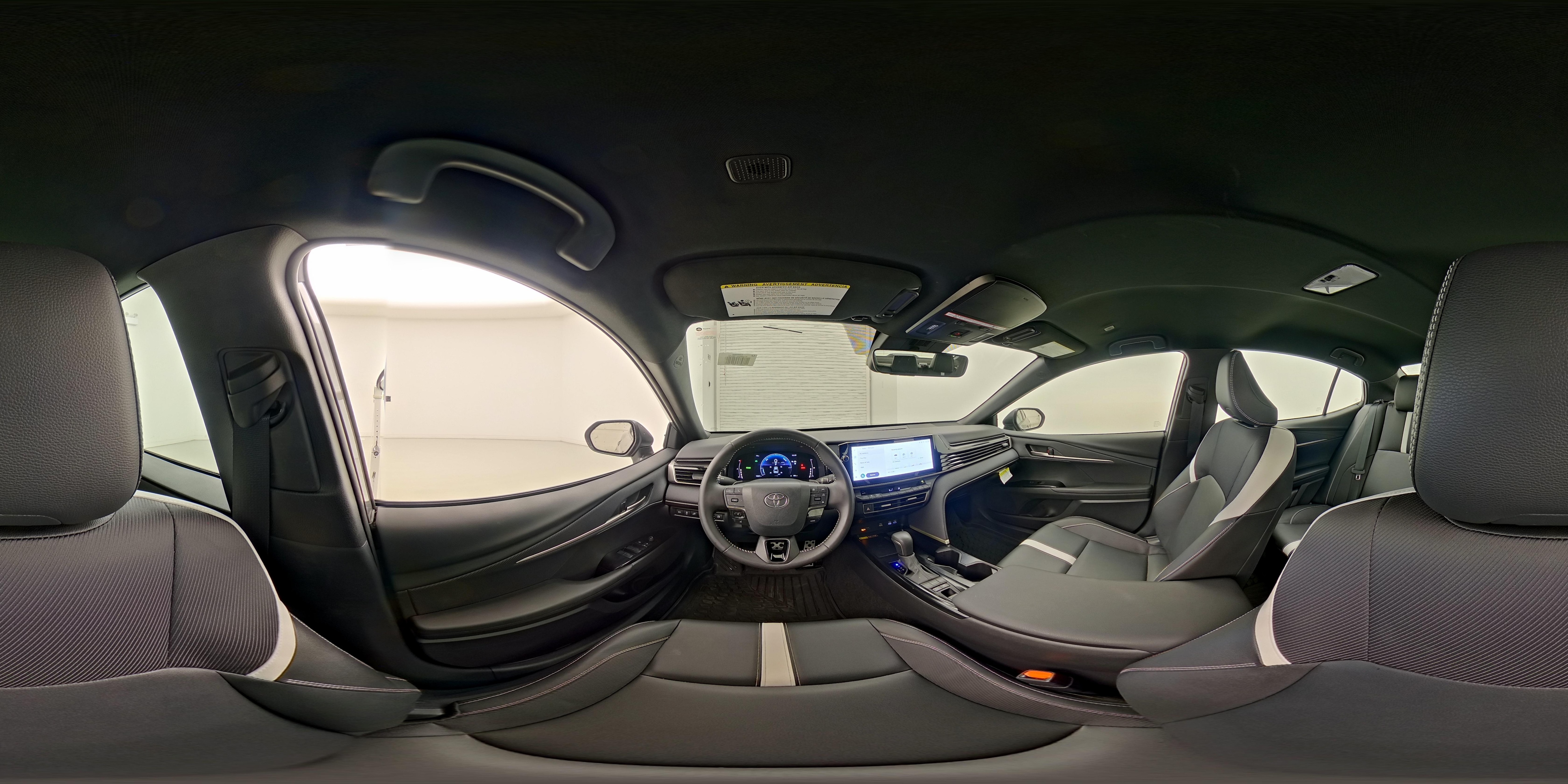2025 Toyota Camry SE - Photo 26
