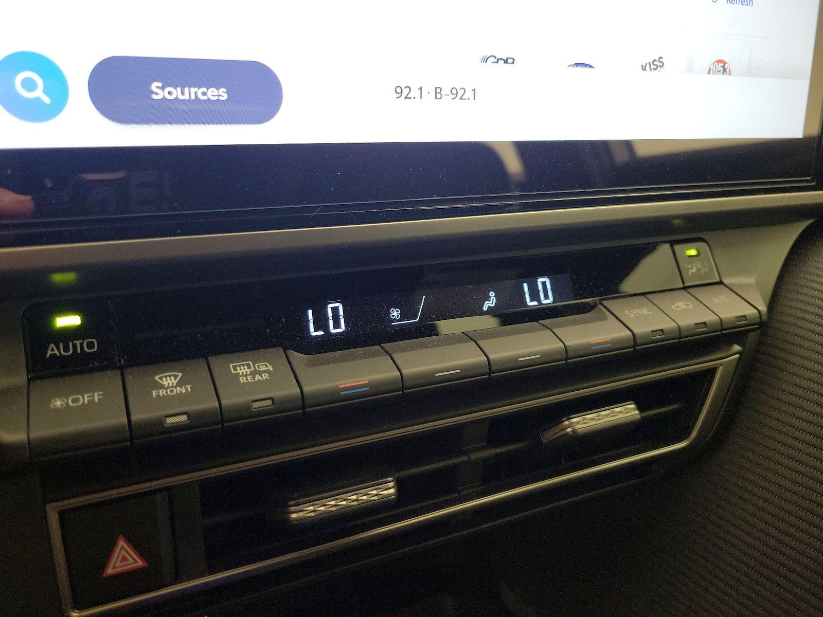 2025 Toyota Camry SE - Photo 17