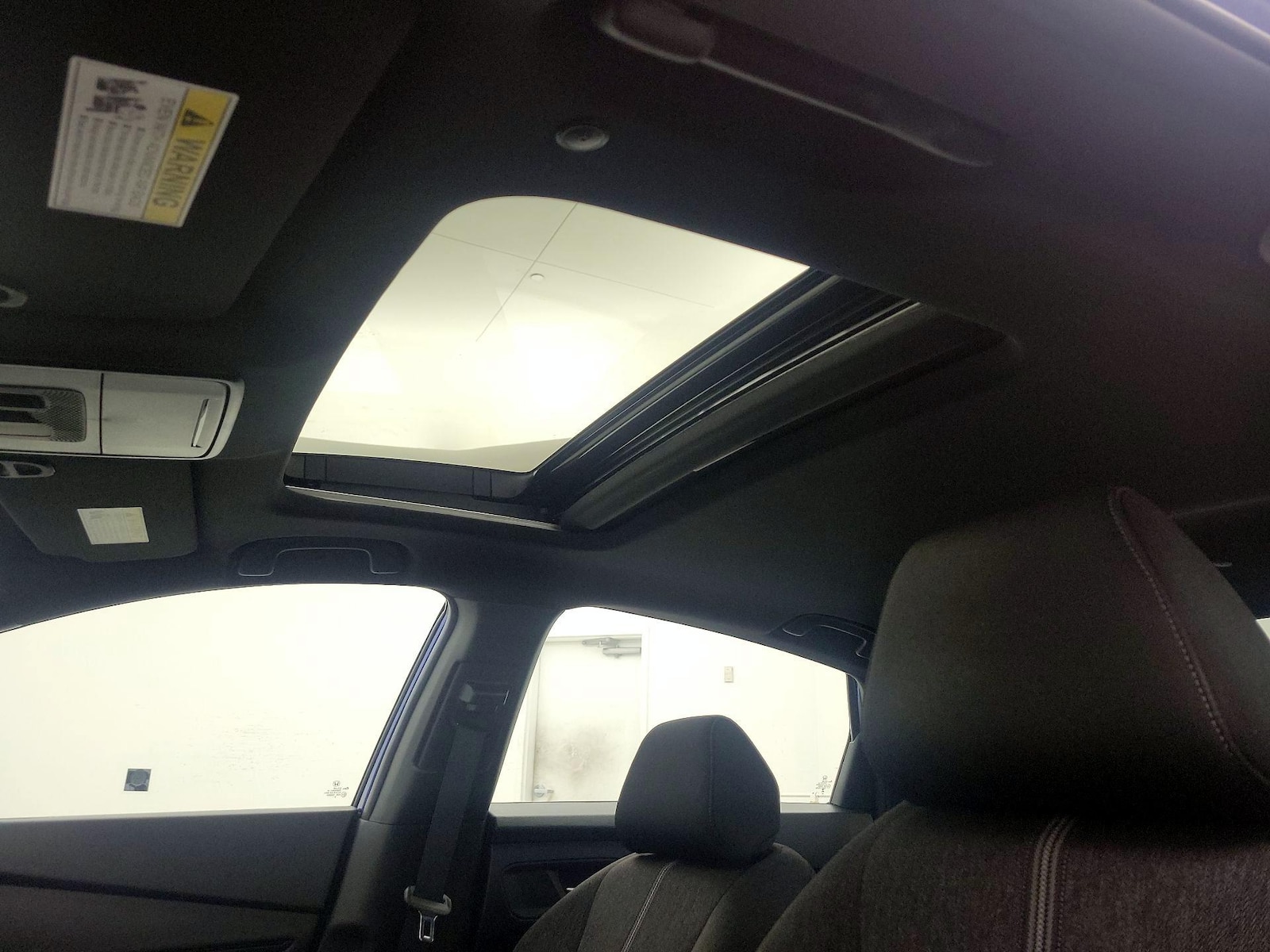 Sunroof(s) & Overhead Airbags